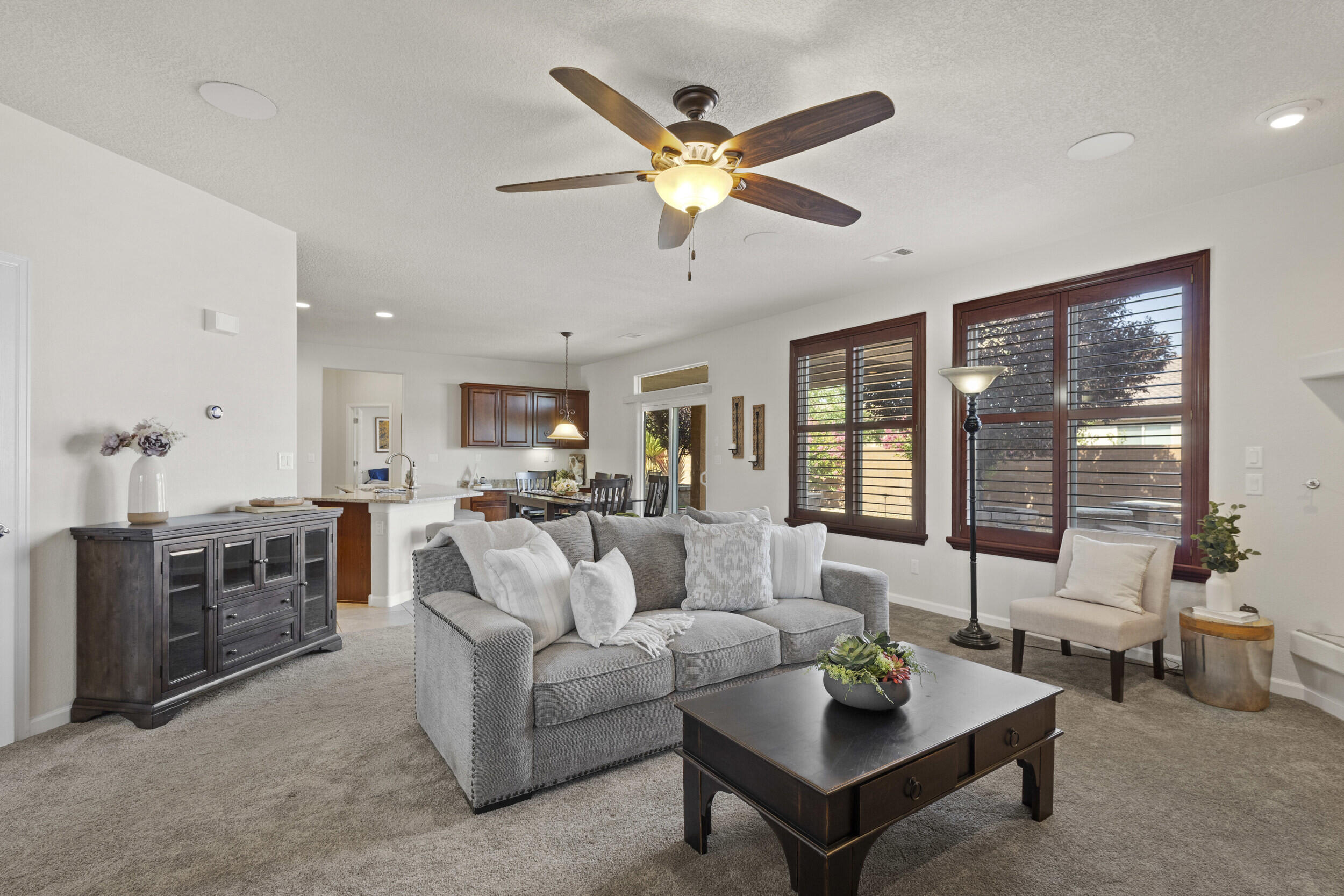 44 LOS BALCONES Place NE