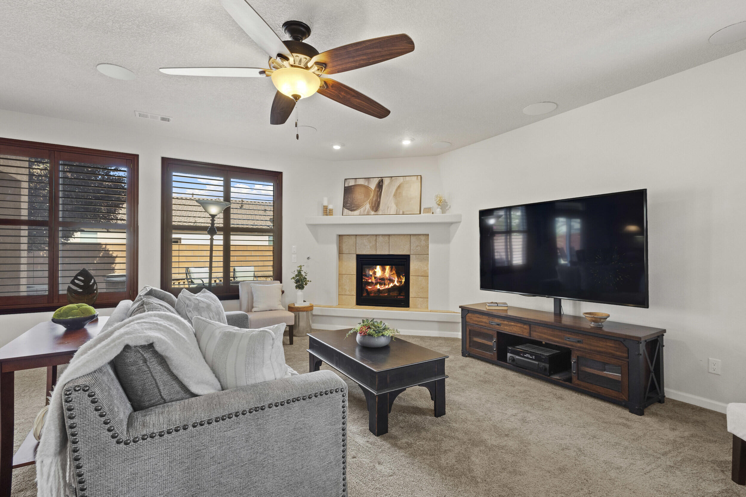 44 LOS BALCONES Place NE