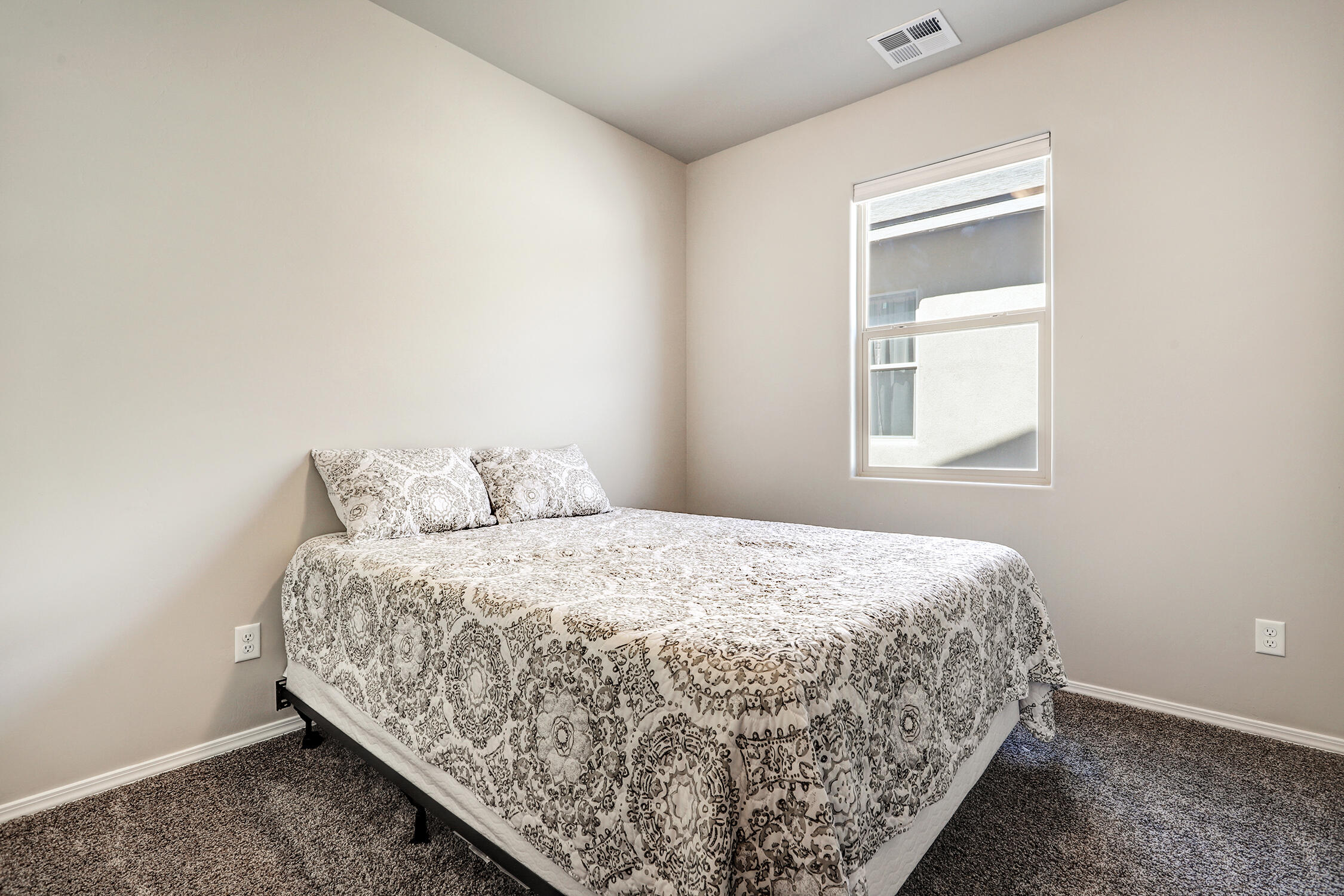 4236 CROWNED EAGLE Loop NE