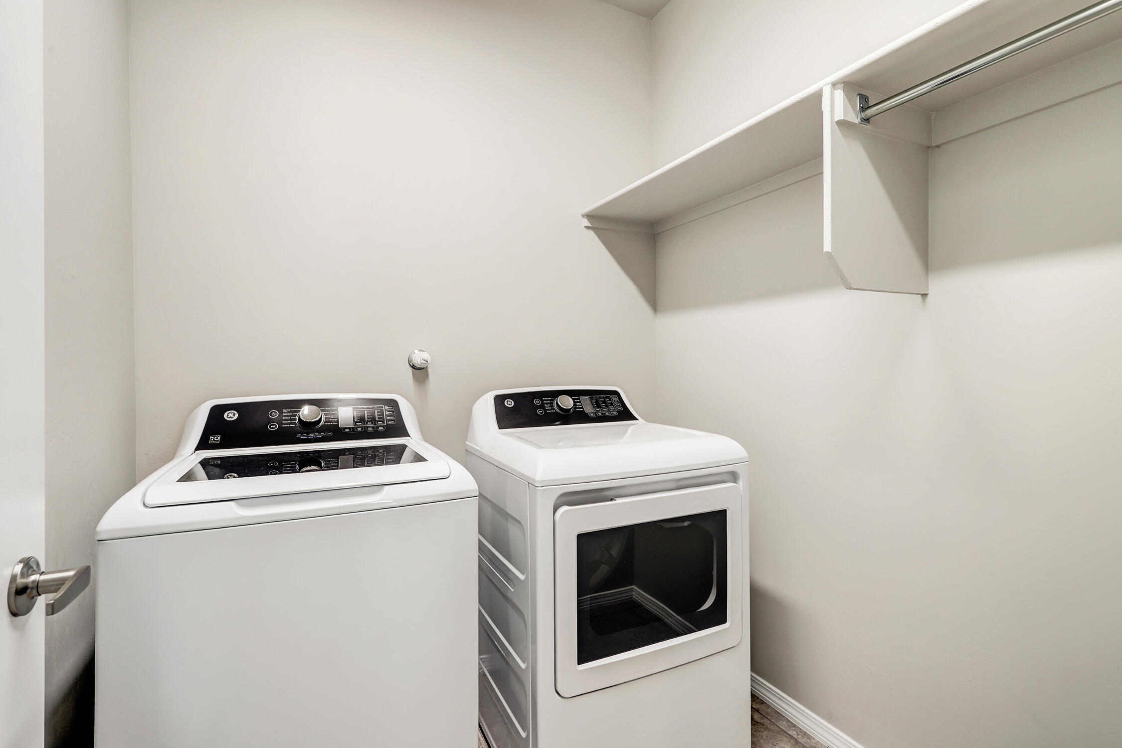 4236 CROWNED EAGLE Loop NE