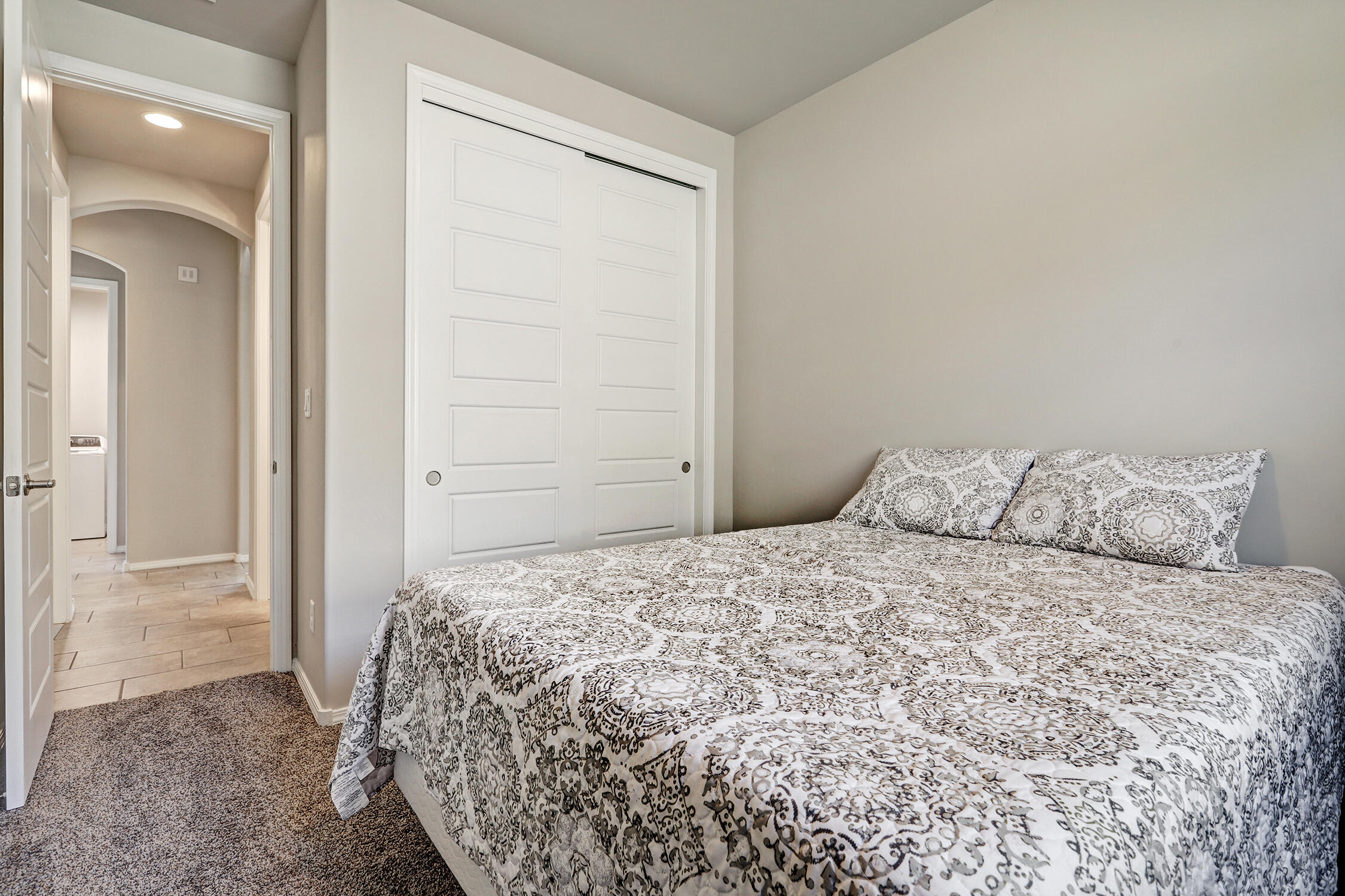 4236 CROWNED EAGLE Loop NE