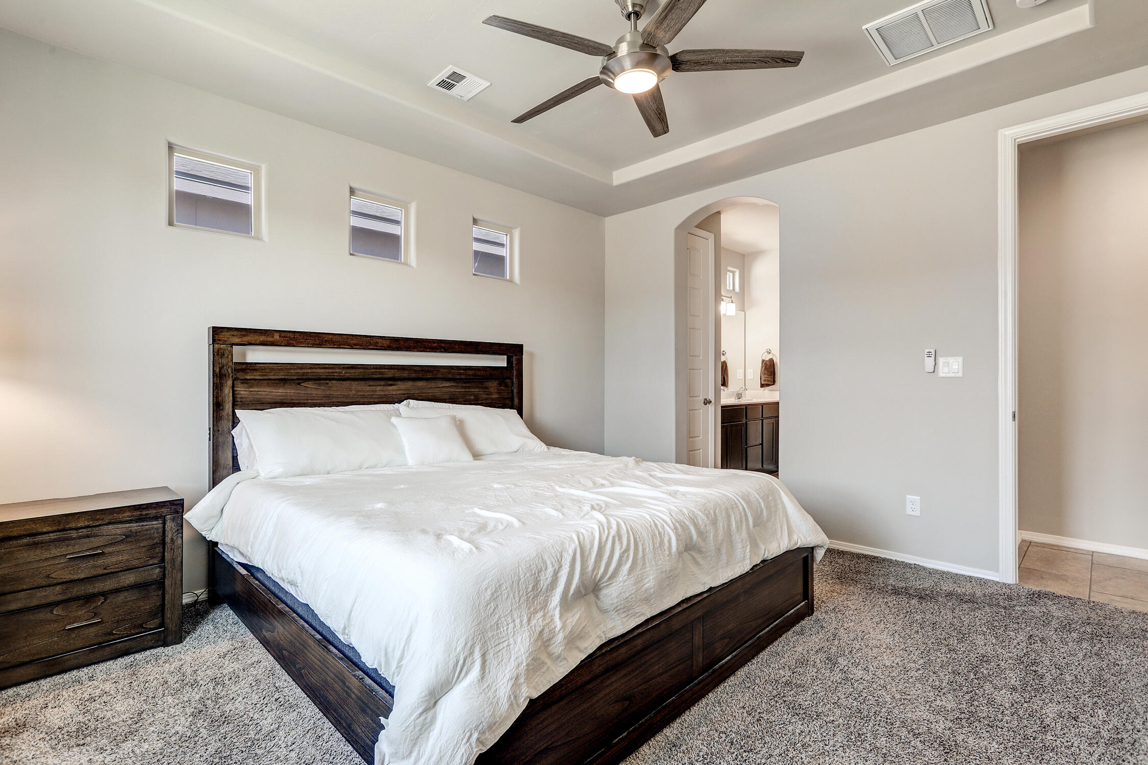 4236 CROWNED EAGLE Loop NE