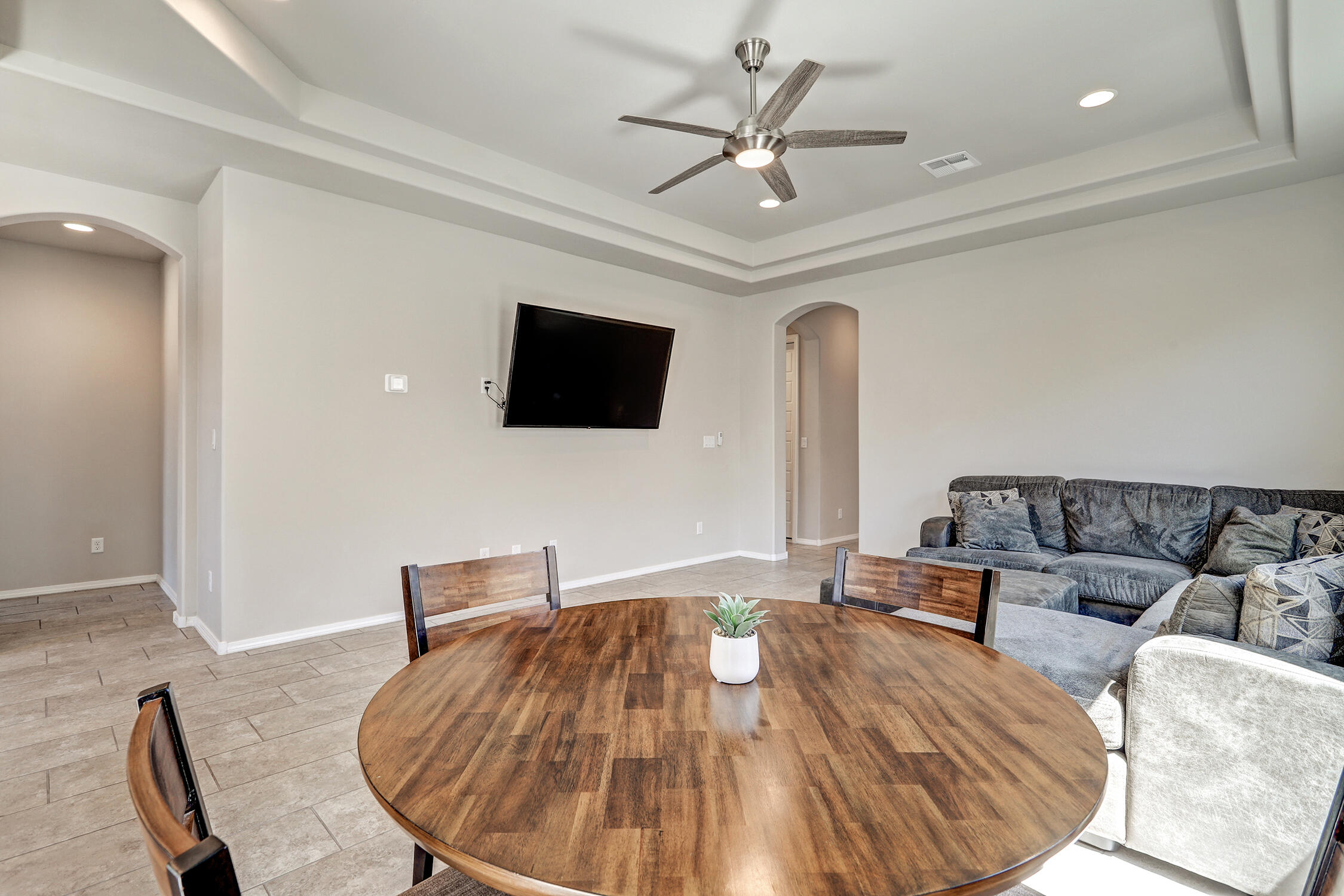 4236 CROWNED EAGLE Loop NE