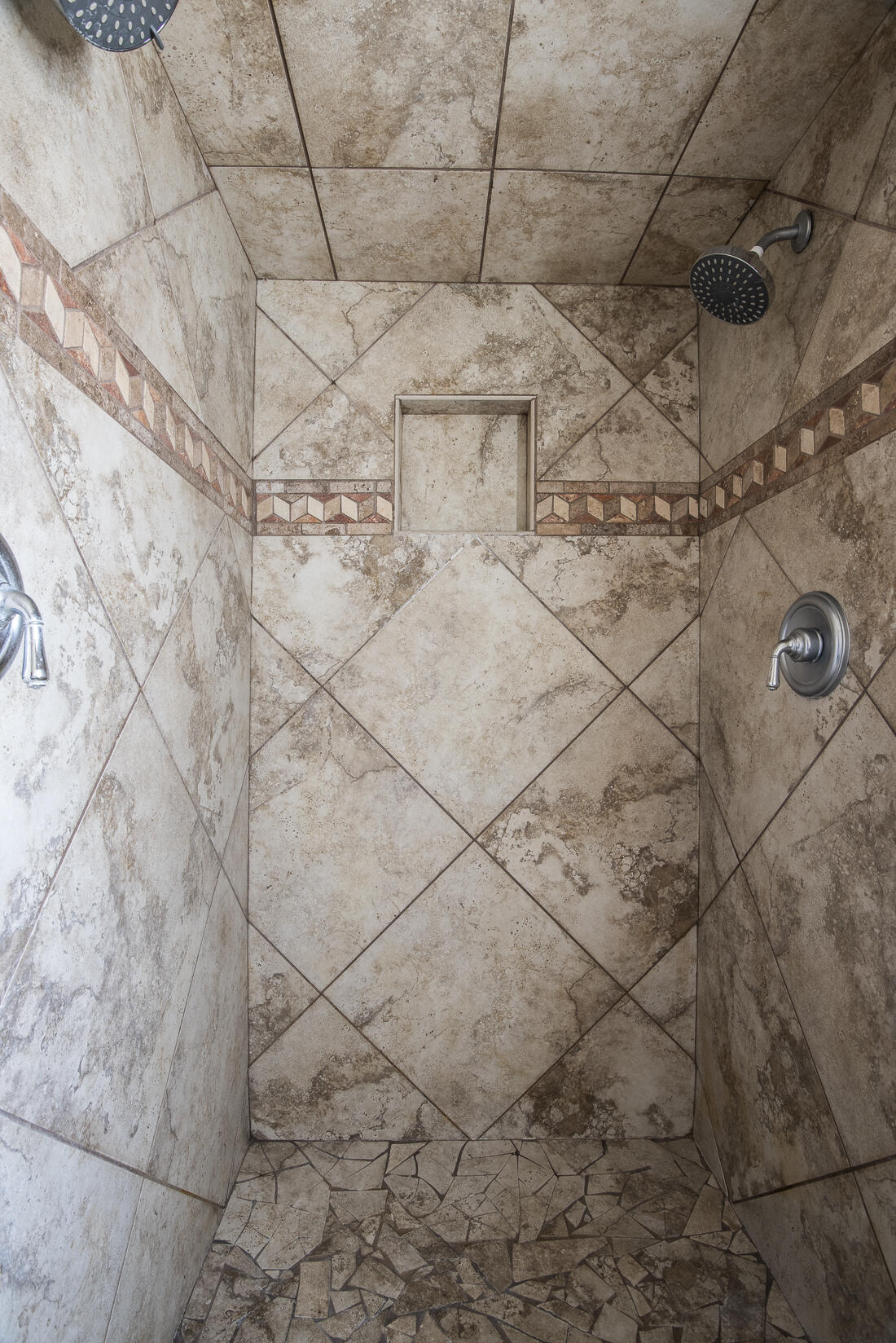 4013 Camino De La Sierra NE