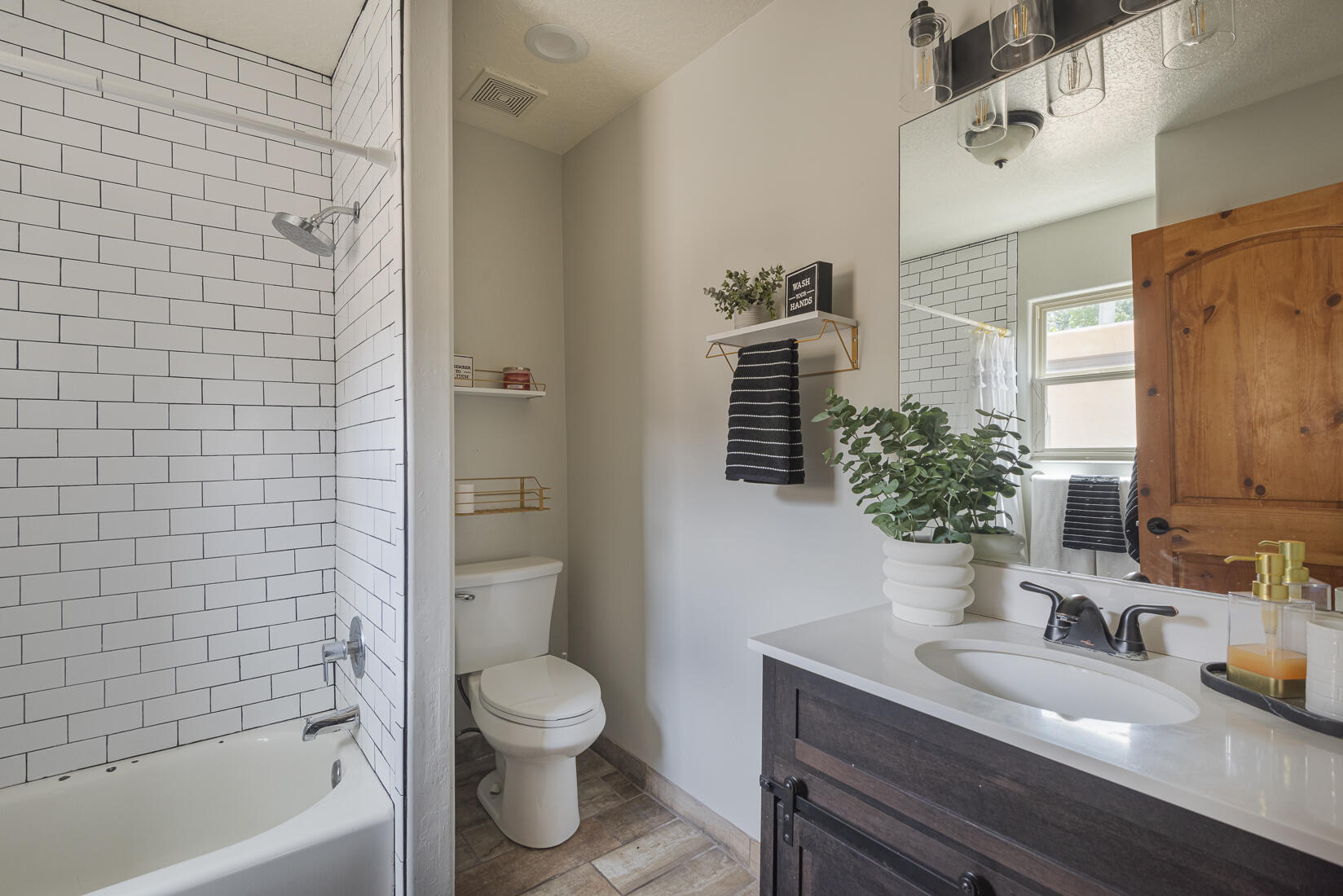 4013 Camino De La Sierra NE