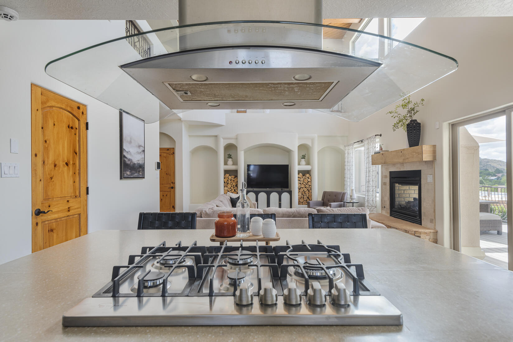 4013 Camino De La Sierra NE