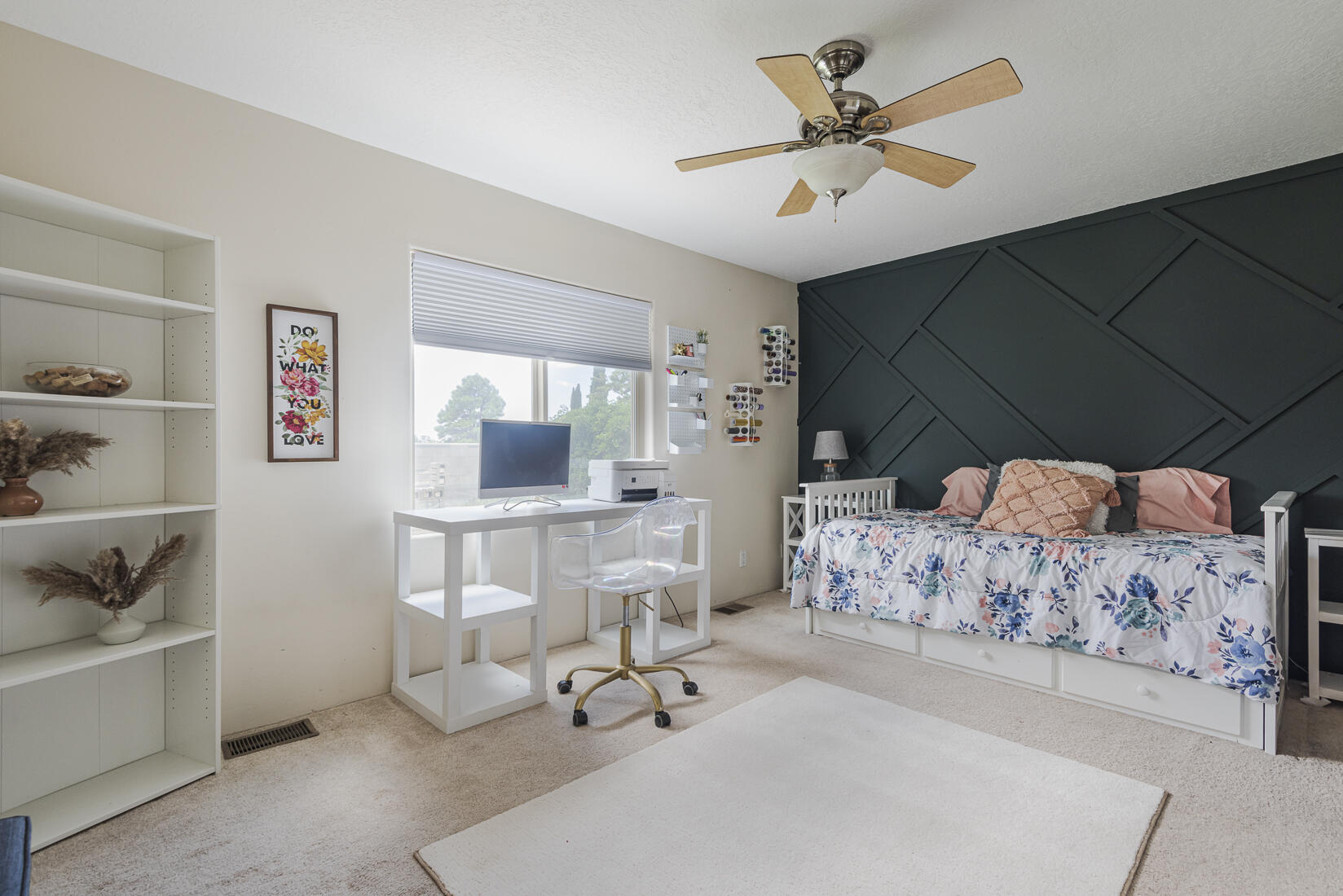 4013 Camino De La Sierra NE