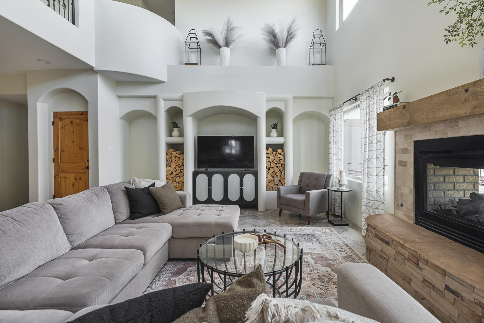 4013 Camino De La Sierra NE