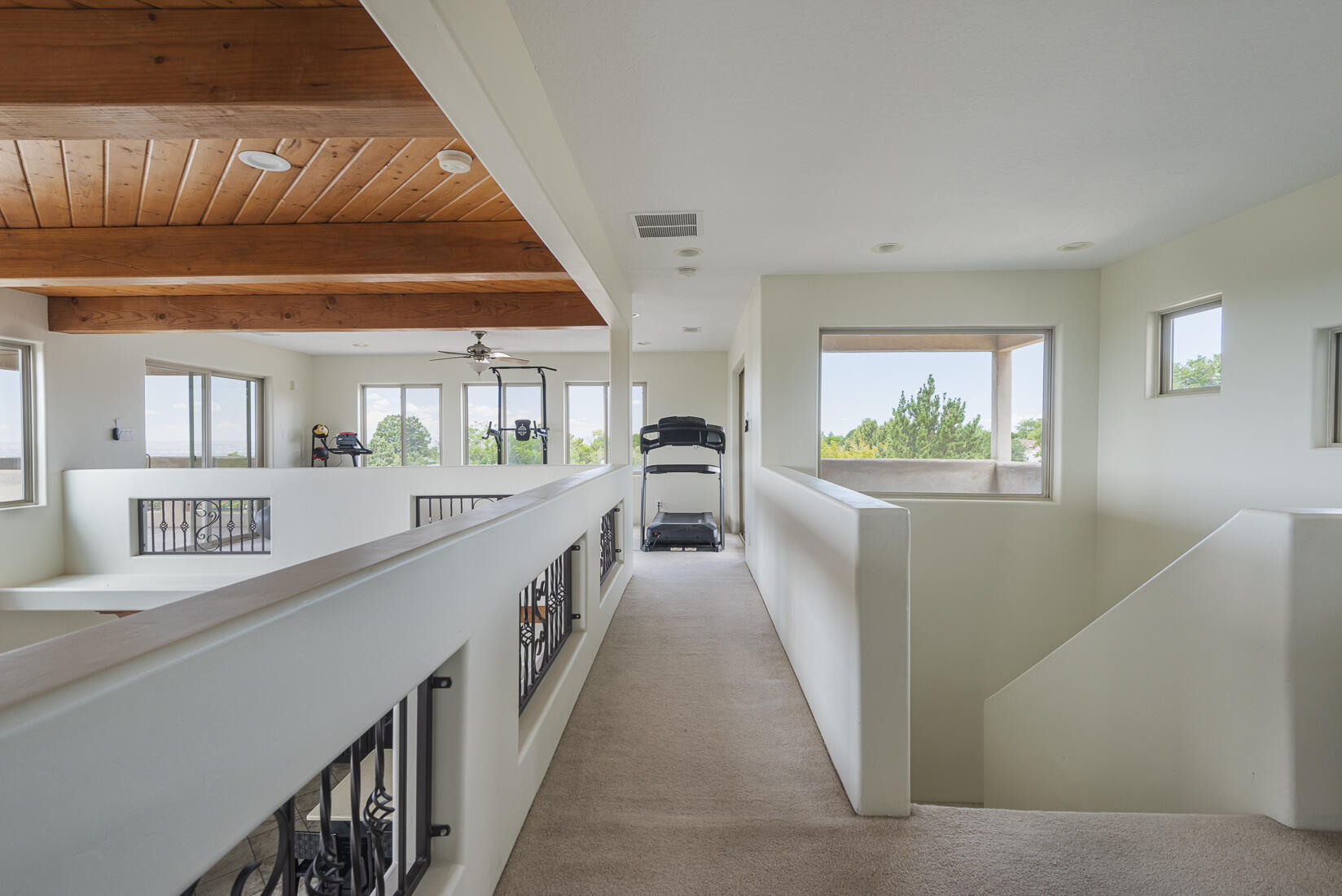 4013 Camino De La Sierra NE