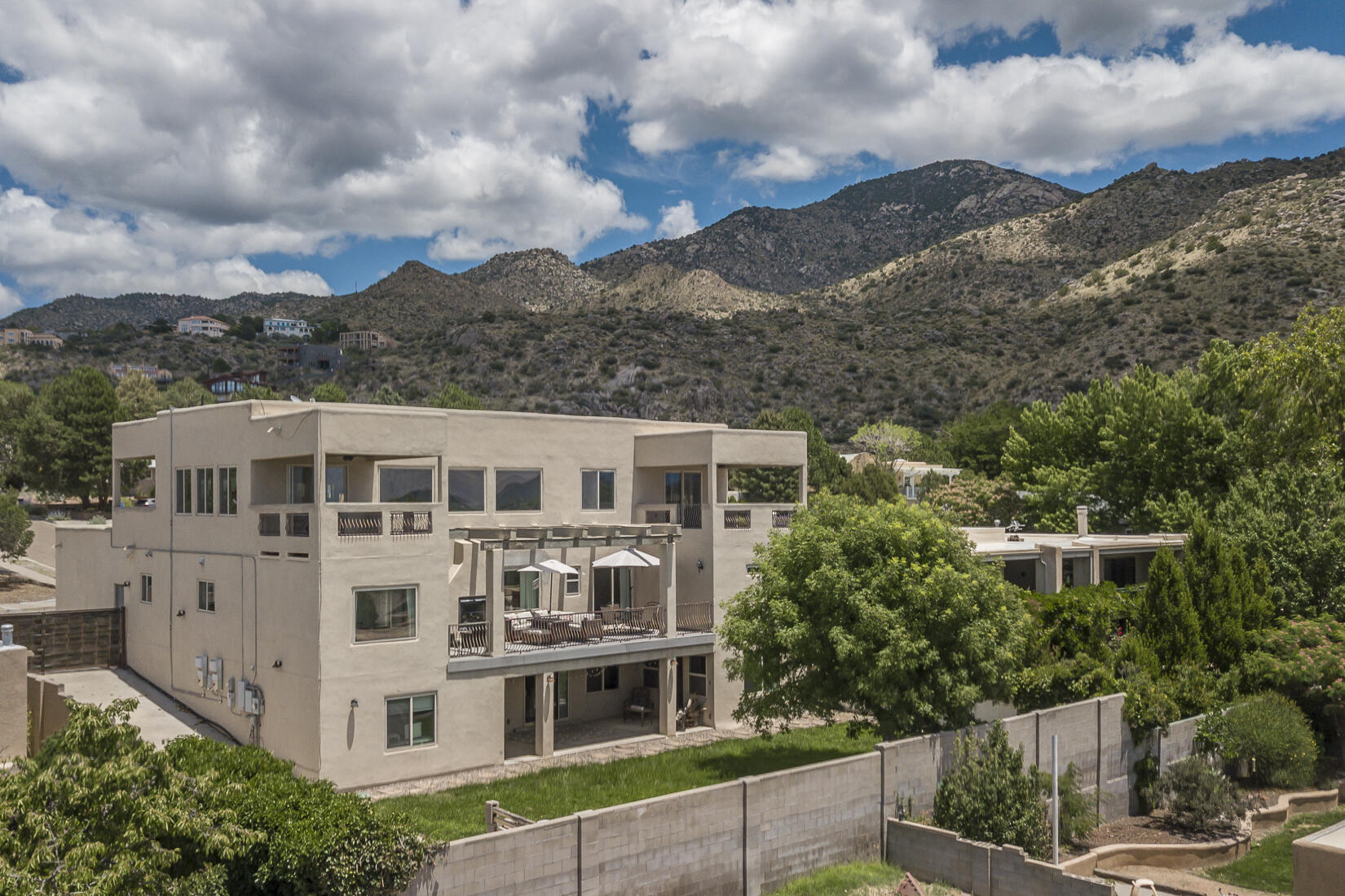 4013 Camino De La Sierra NE