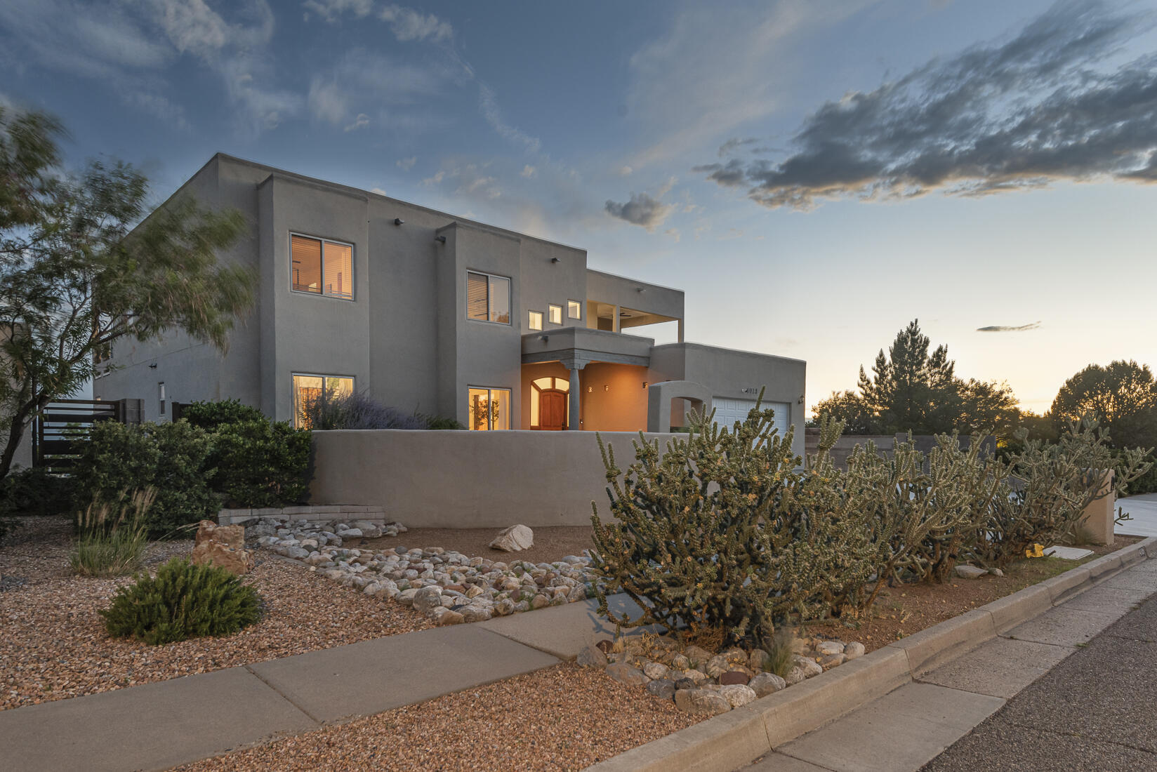 4013 Camino De La Sierra NE