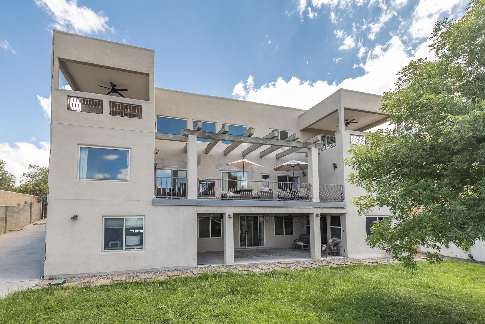 4013 Camino De La Sierra NE