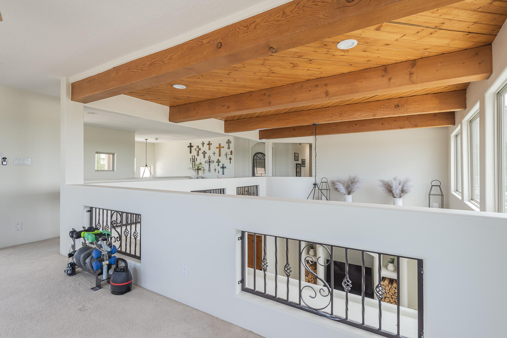 4013 Camino De La Sierra NE