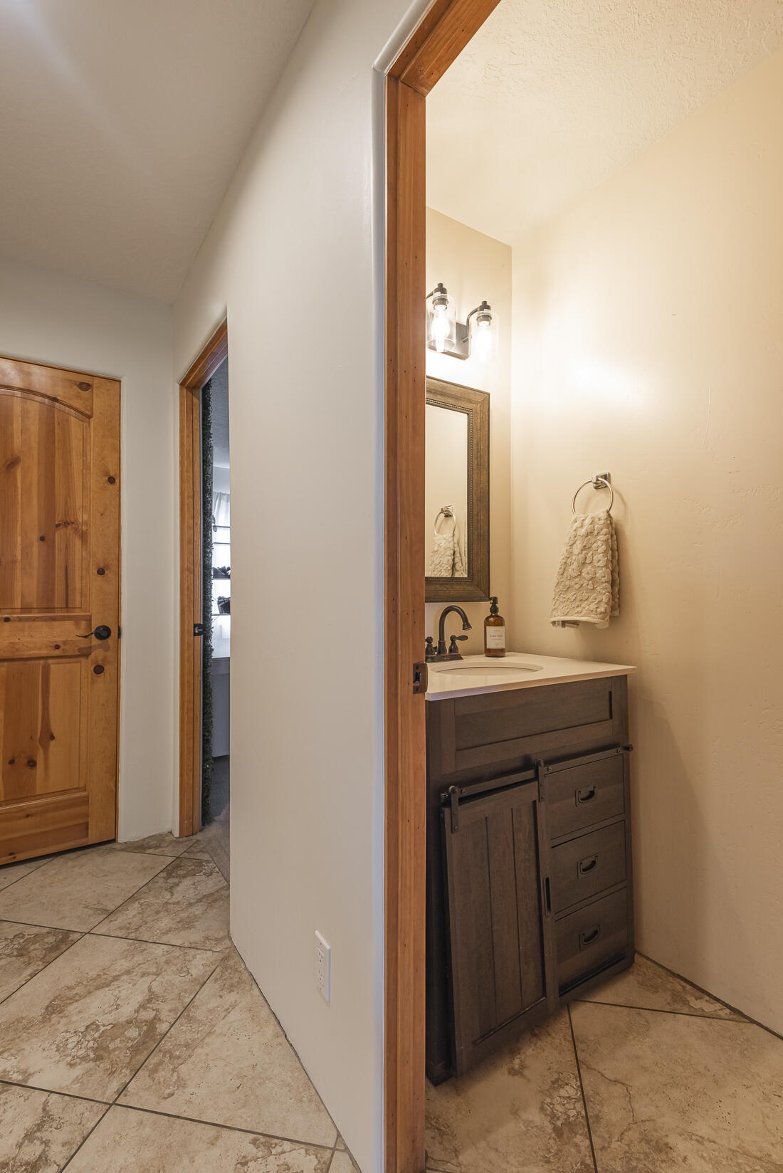 4013 Camino De La Sierra NE