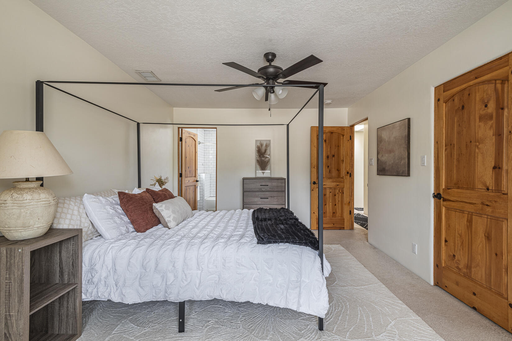 4013 Camino De La Sierra NE