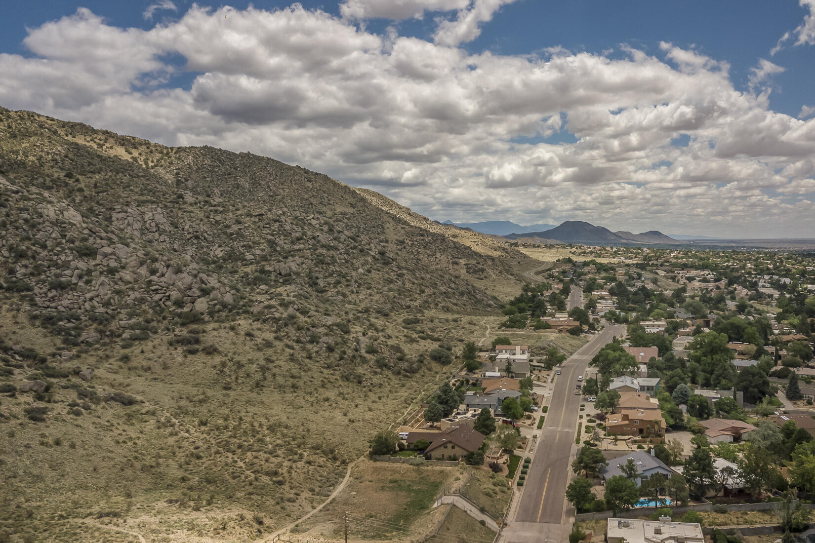 4013 Camino De La Sierra NE