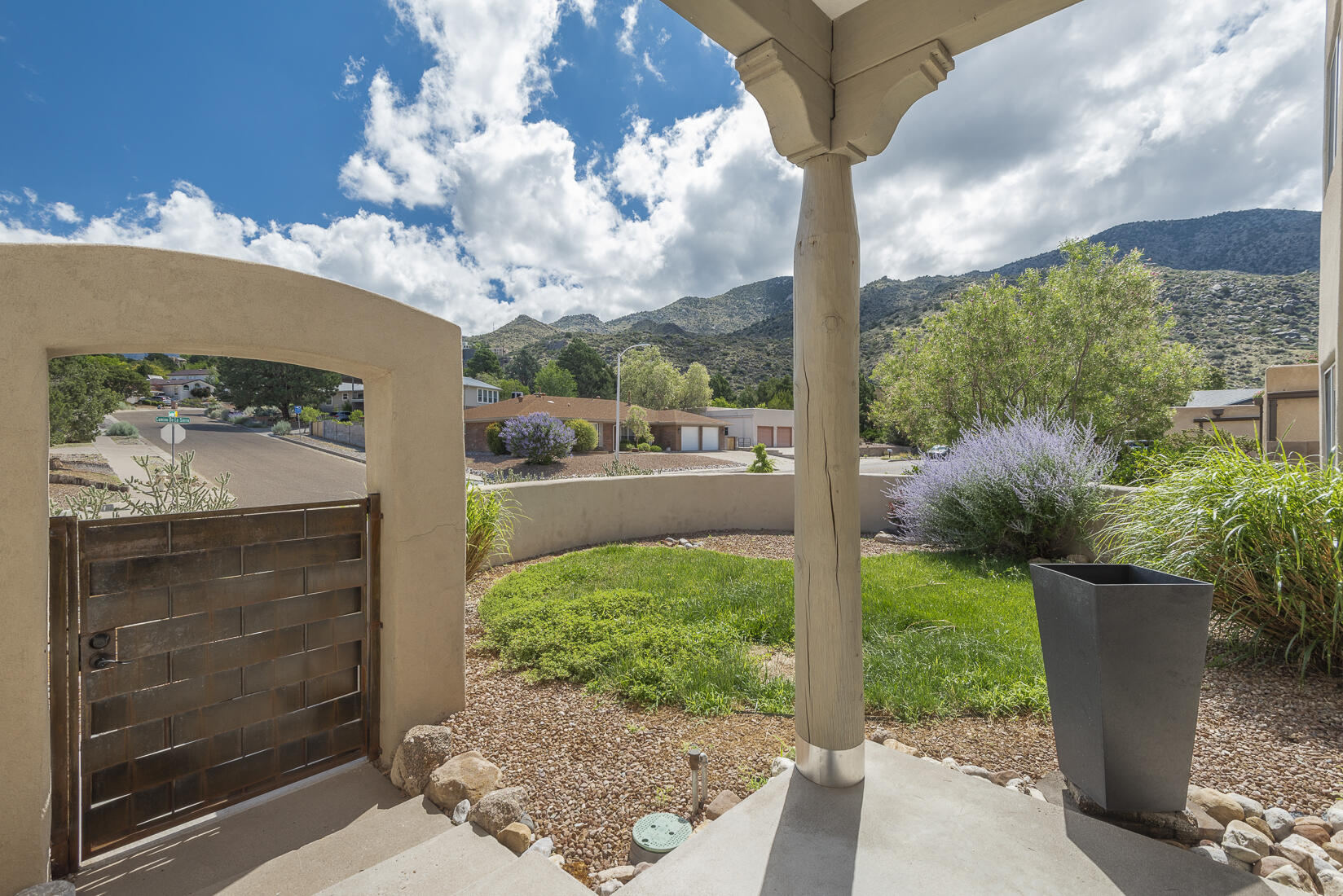 4013 Camino De La Sierra NE