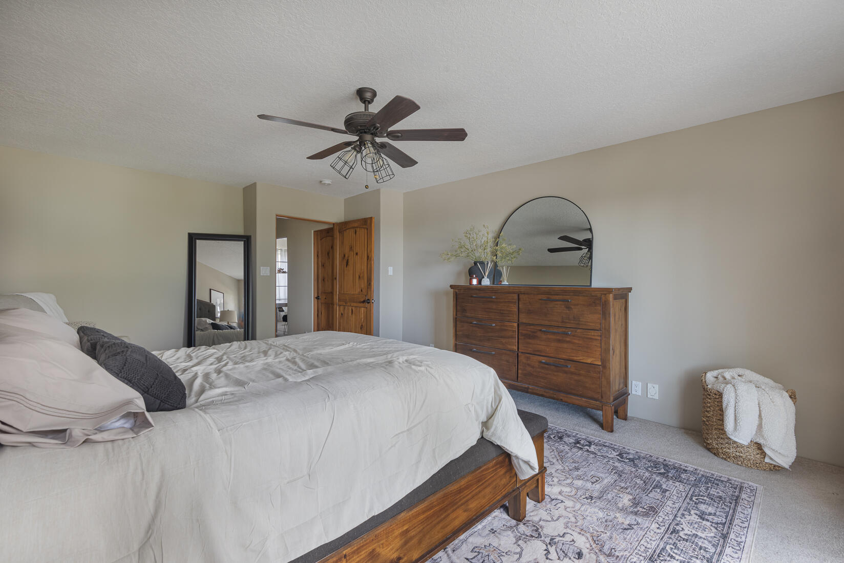 4013 Camino De La Sierra NE