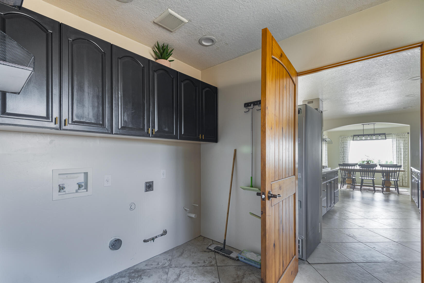 4013 Camino De La Sierra NE