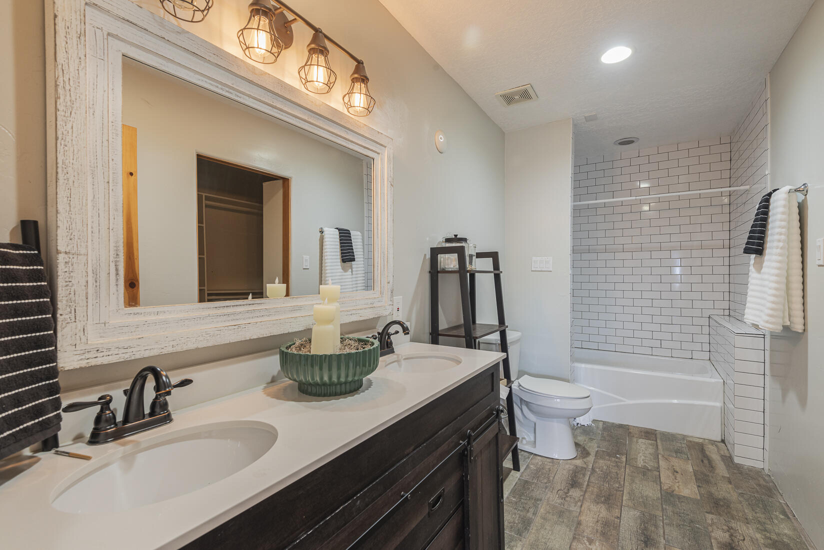 4013 Camino De La Sierra NE