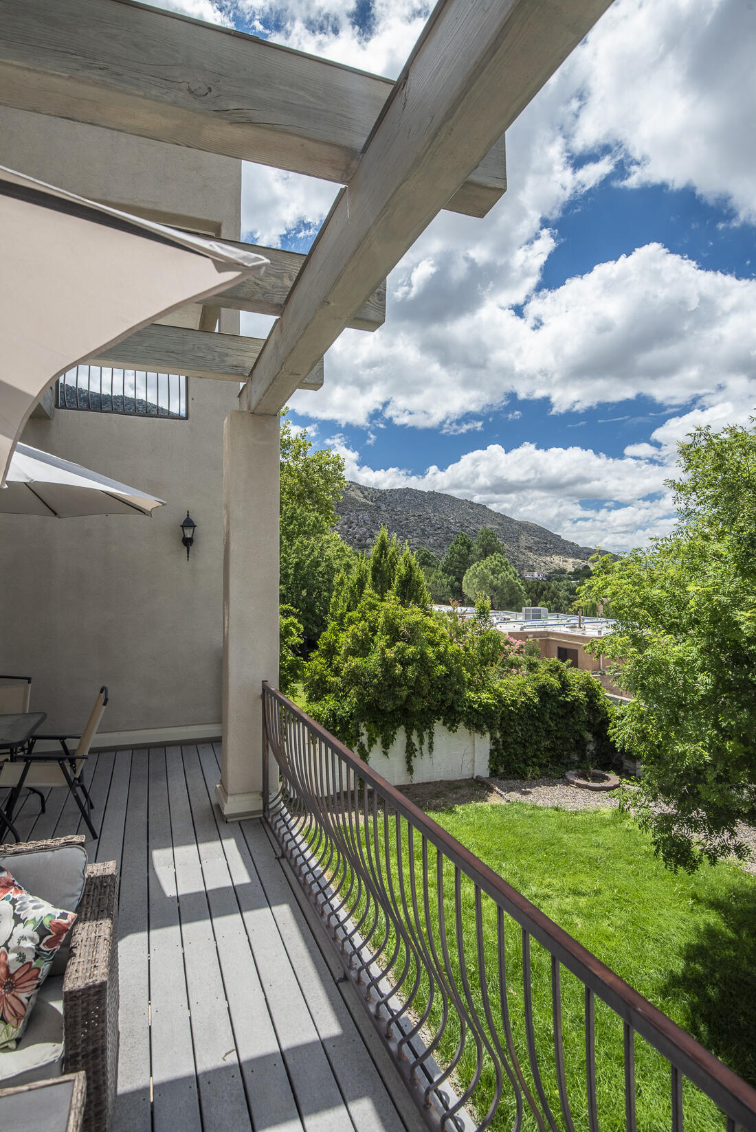 4013 Camino De La Sierra NE