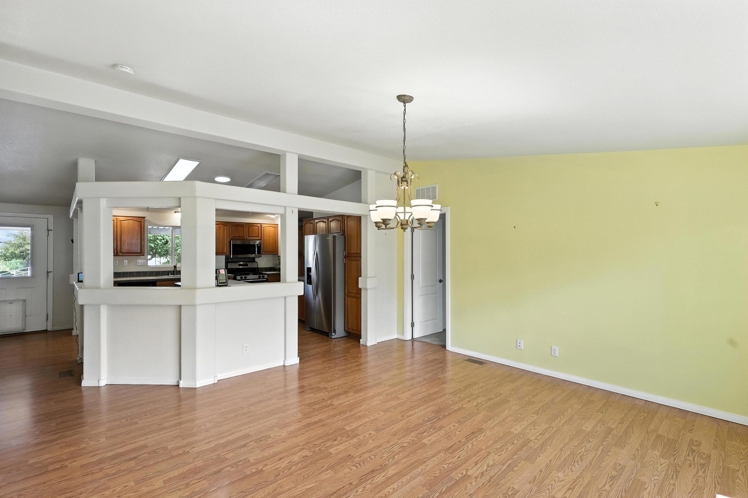 202 SUNRISE BLUFFS Drive