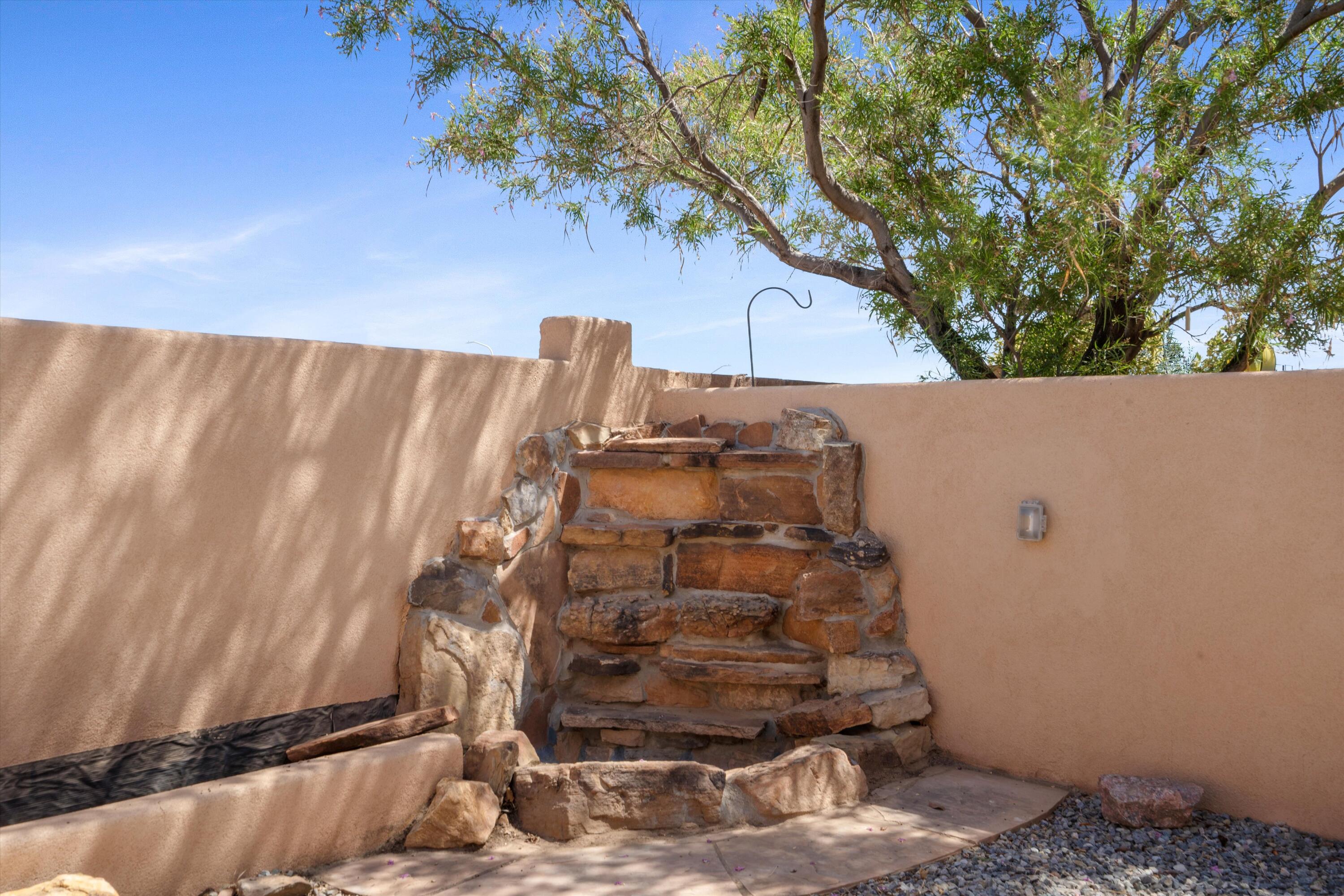 6615 MOUNTAIN HAWK Loop NE