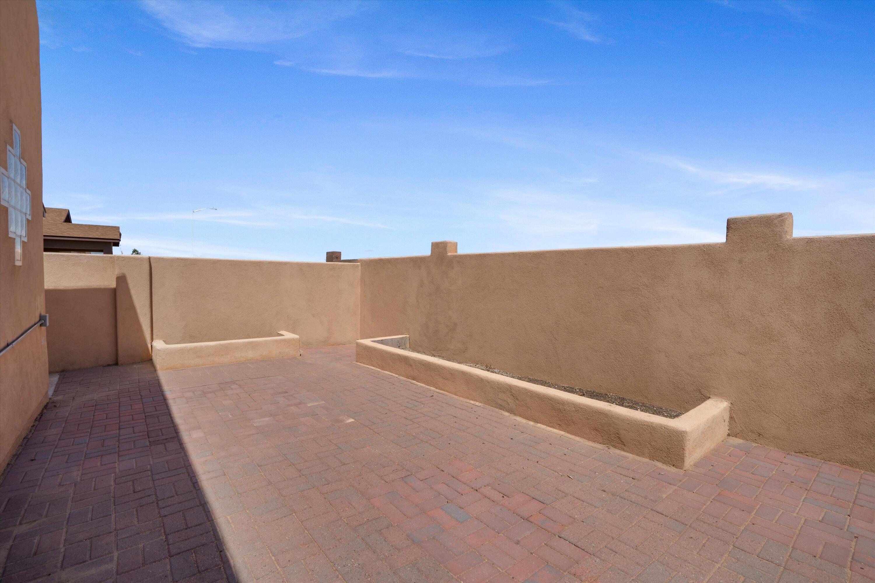 6615 MOUNTAIN HAWK Loop NE