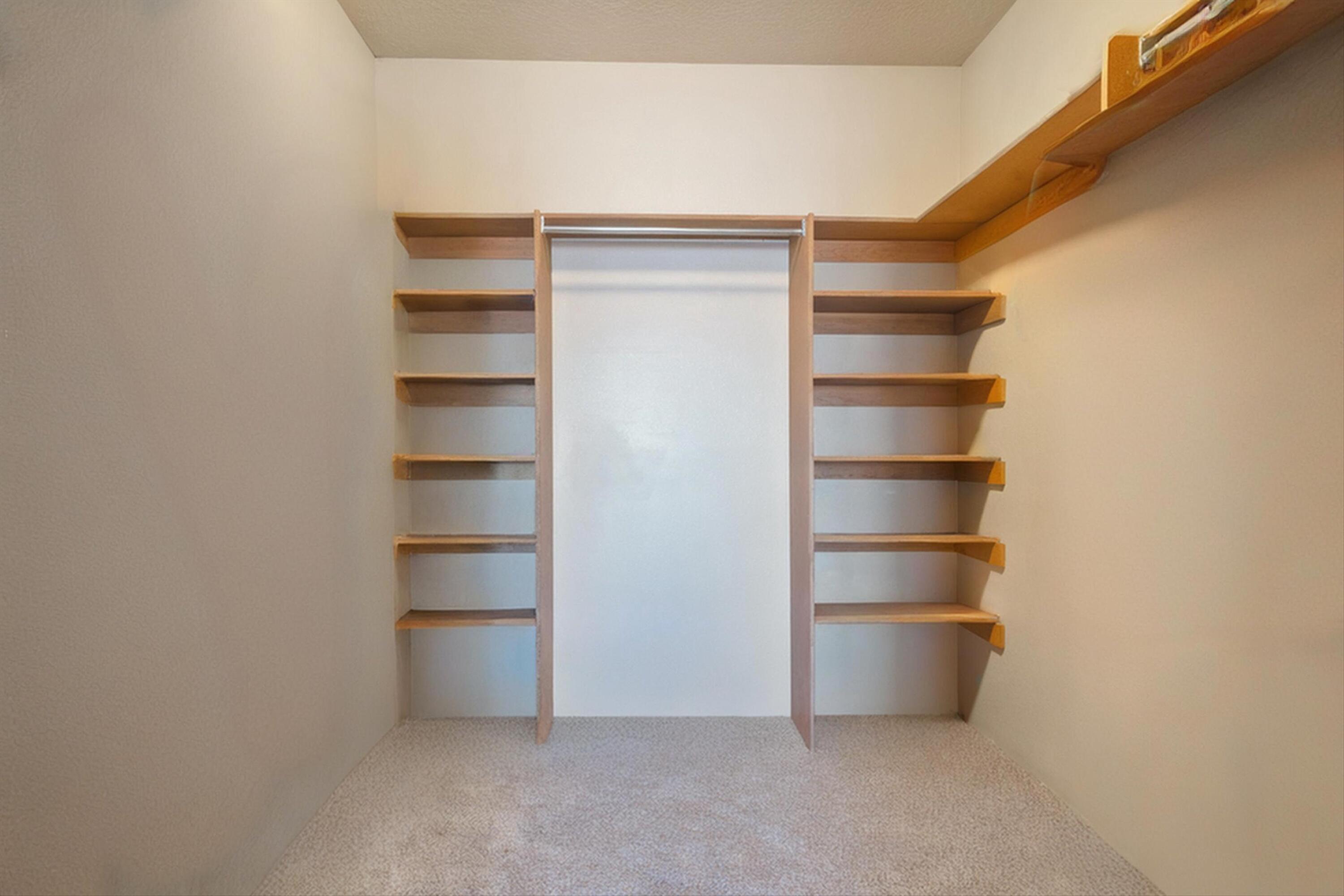 6615 MOUNTAIN HAWK Loop NE