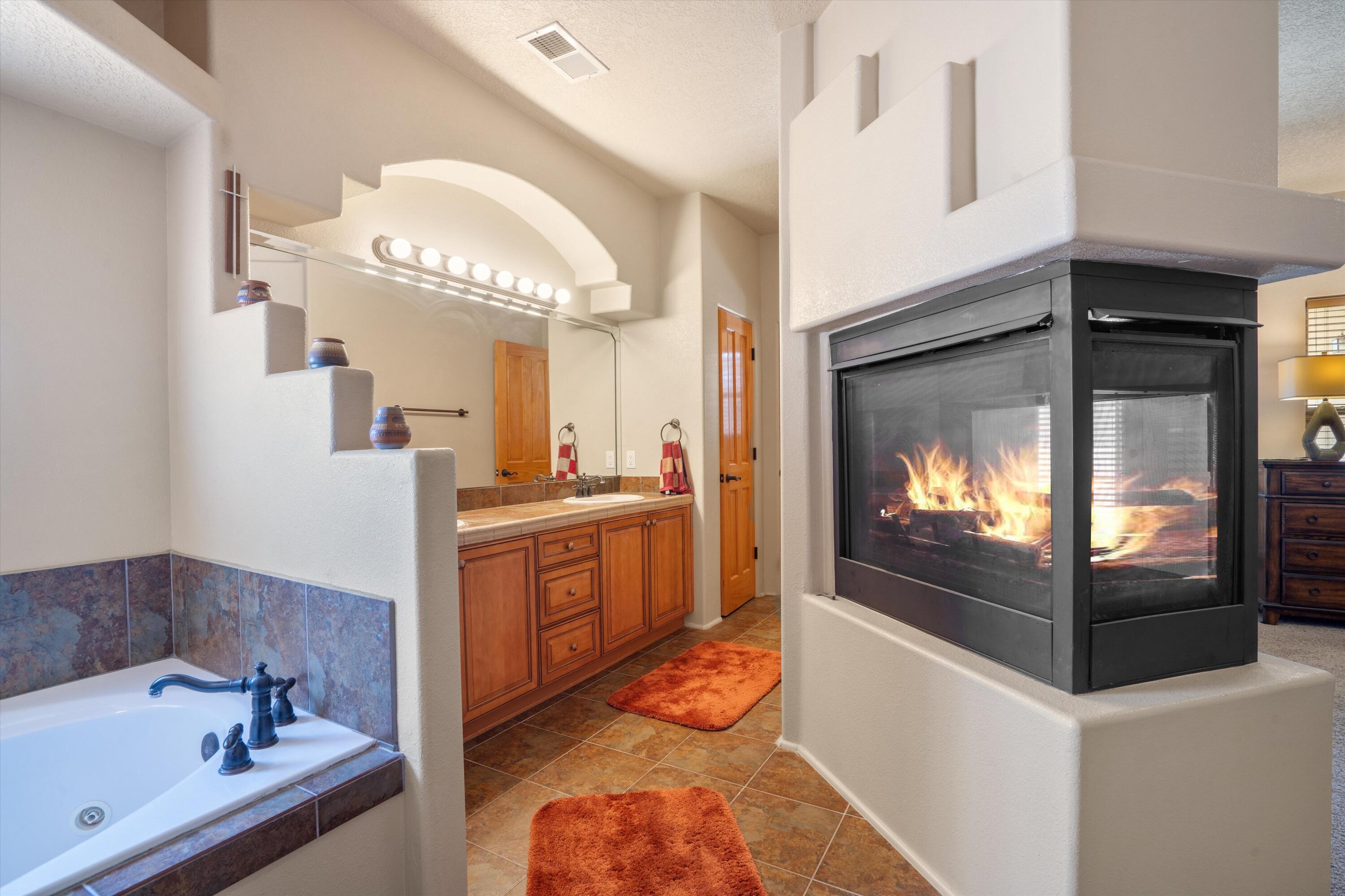 6615 MOUNTAIN HAWK Loop NE