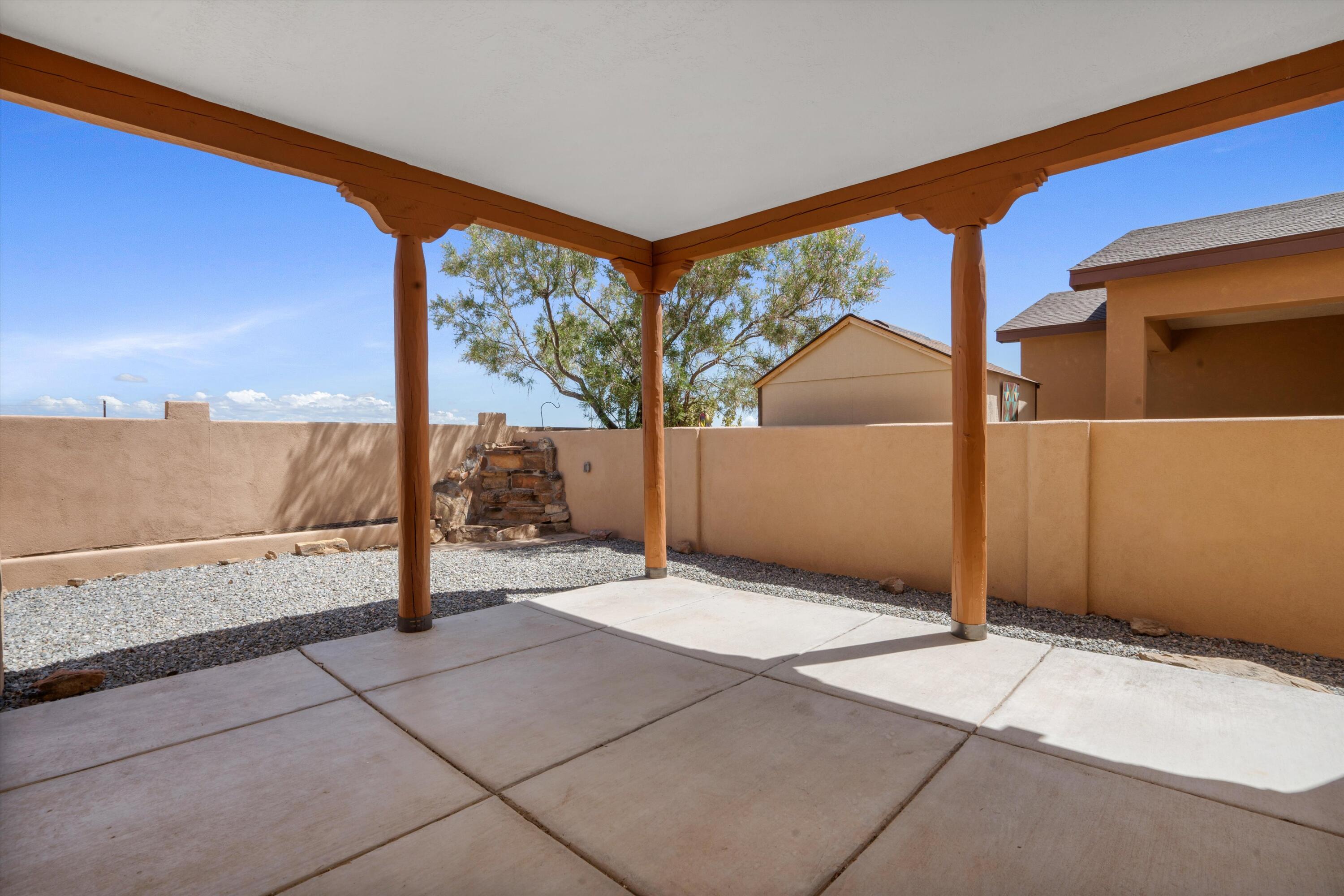 6615 MOUNTAIN HAWK Loop NE