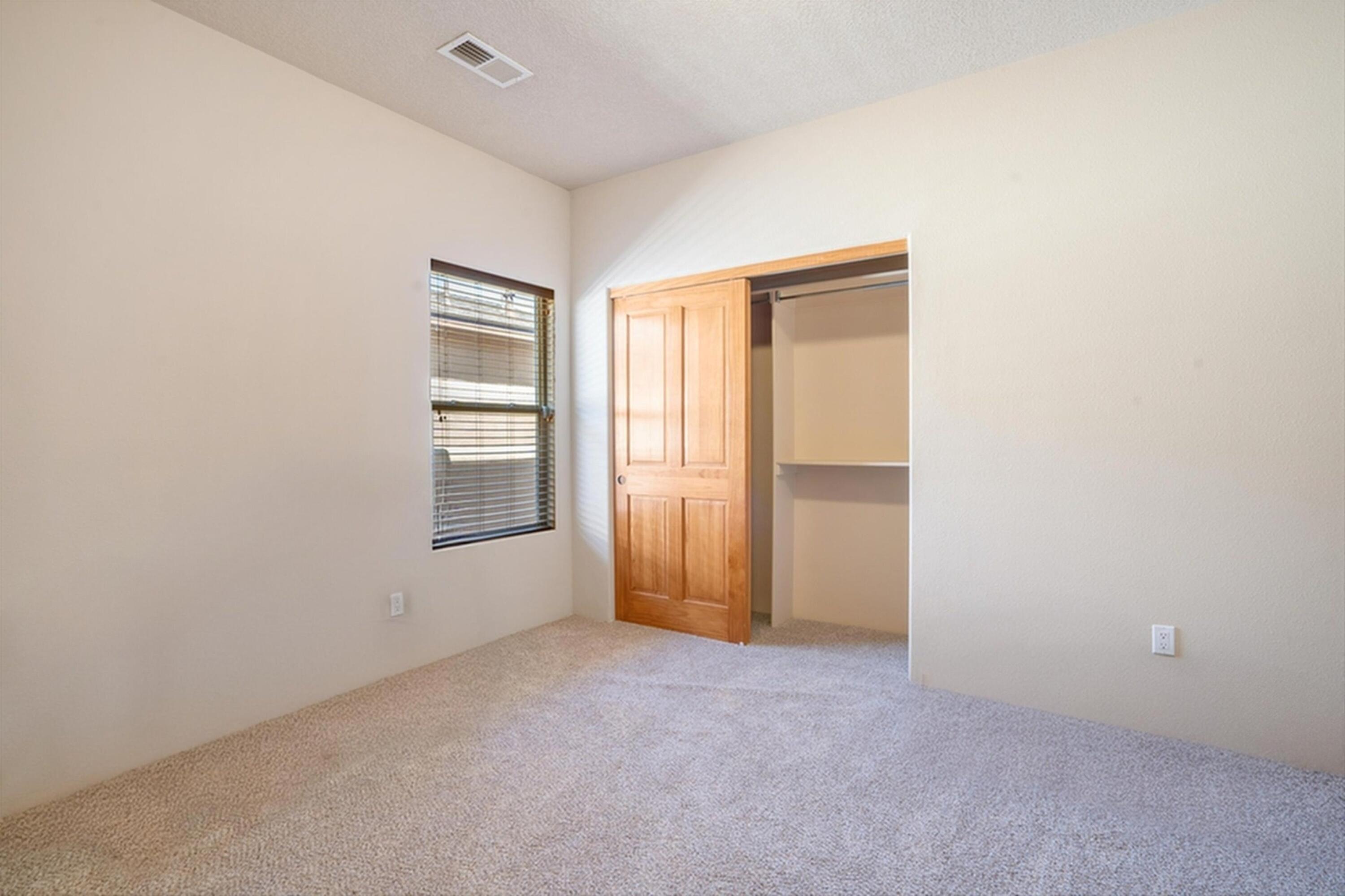 6615 MOUNTAIN HAWK Loop NE