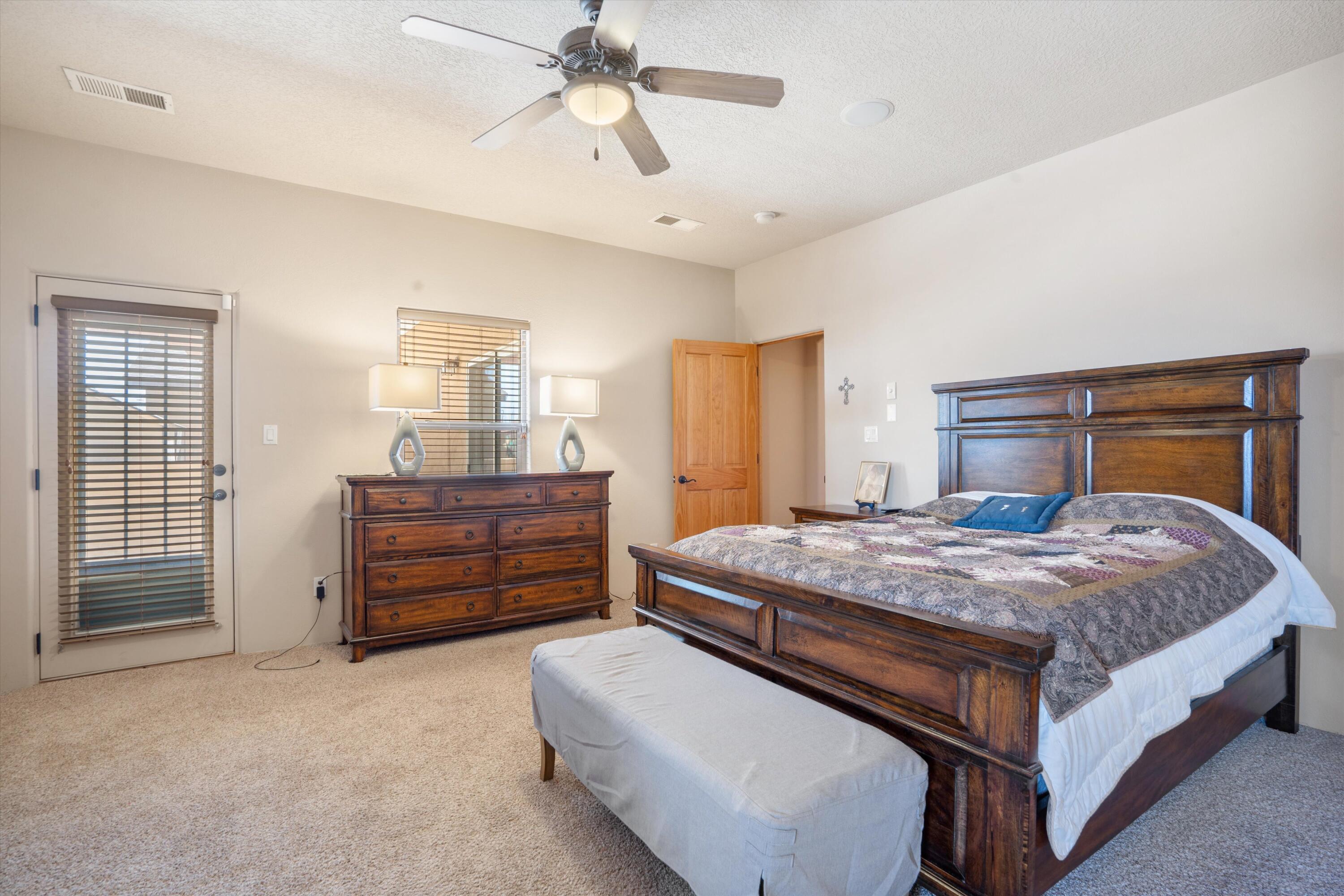 6615 MOUNTAIN HAWK Loop NE