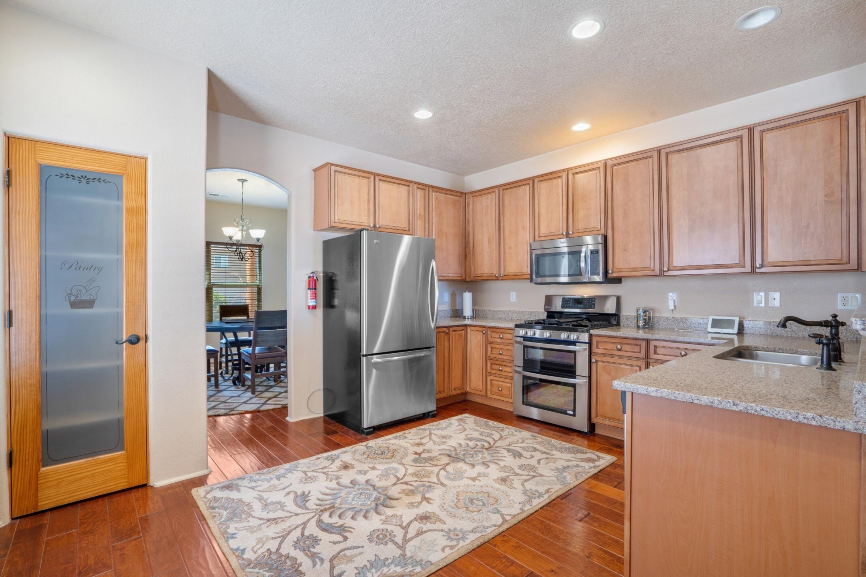 6615 MOUNTAIN HAWK Loop NE