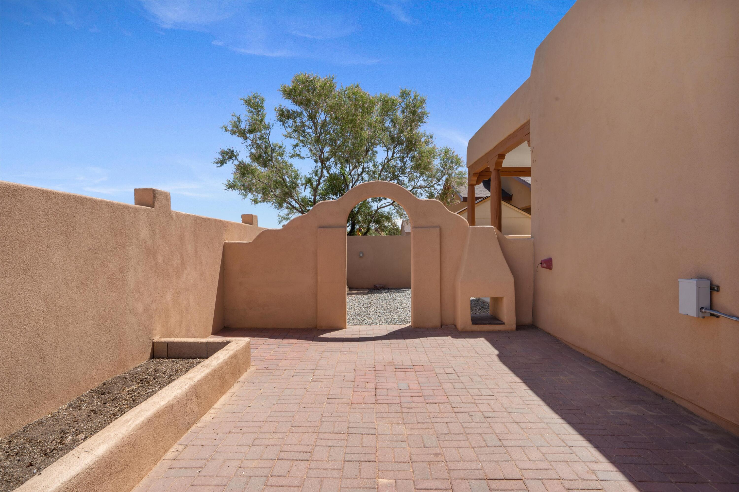 6615 MOUNTAIN HAWK Loop NE