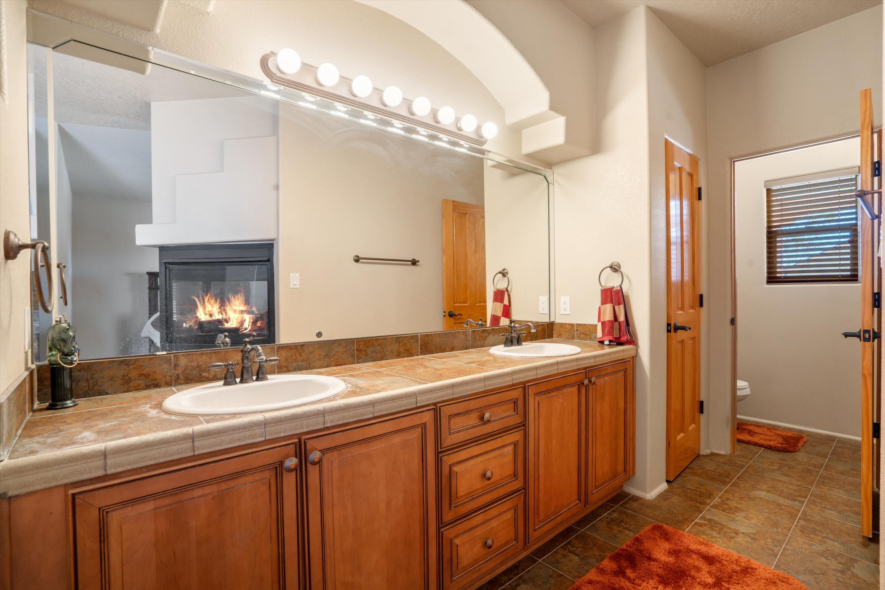 6615 MOUNTAIN HAWK Loop NE