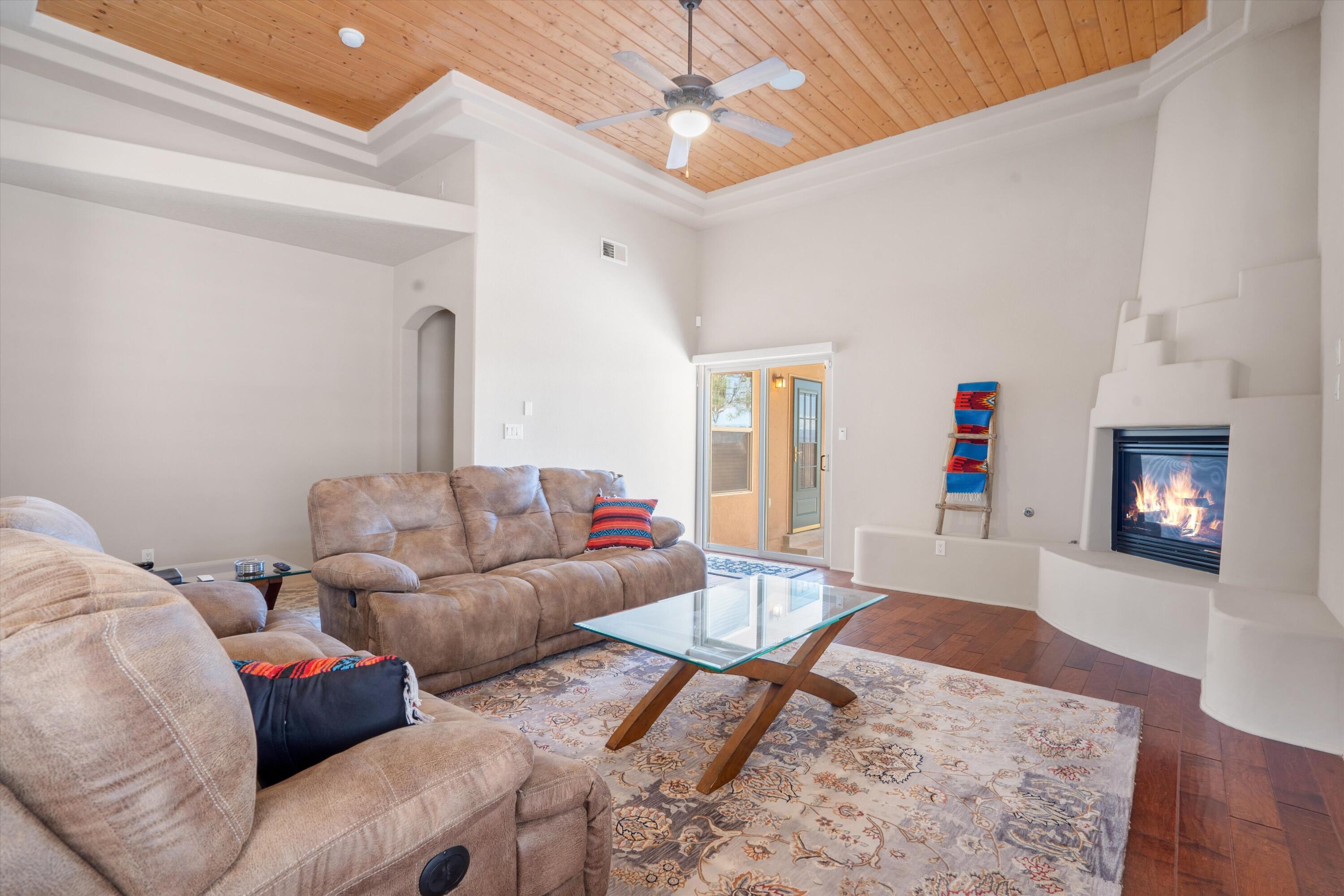 6615 MOUNTAIN HAWK Loop NE