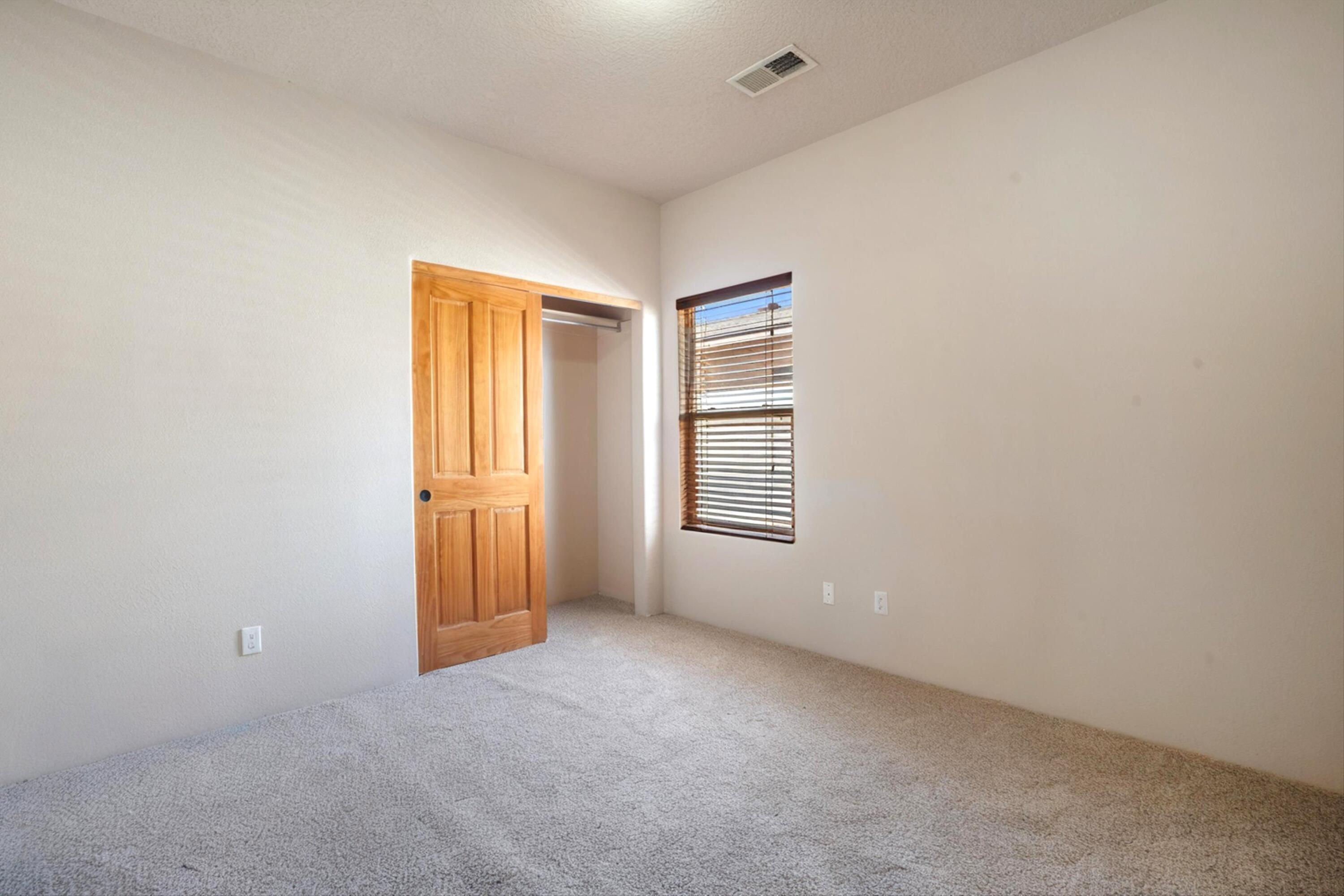 6615 MOUNTAIN HAWK Loop NE