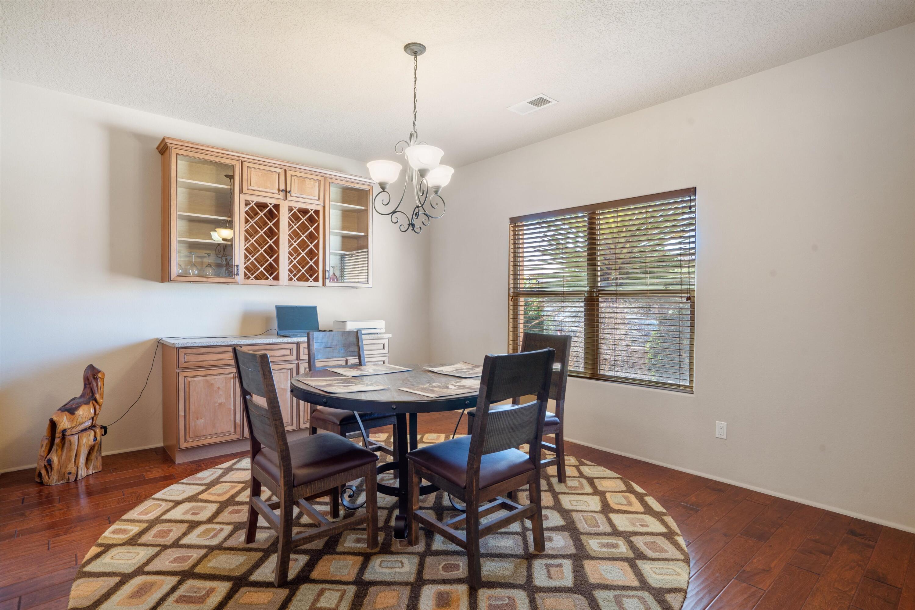 6615 MOUNTAIN HAWK Loop NE