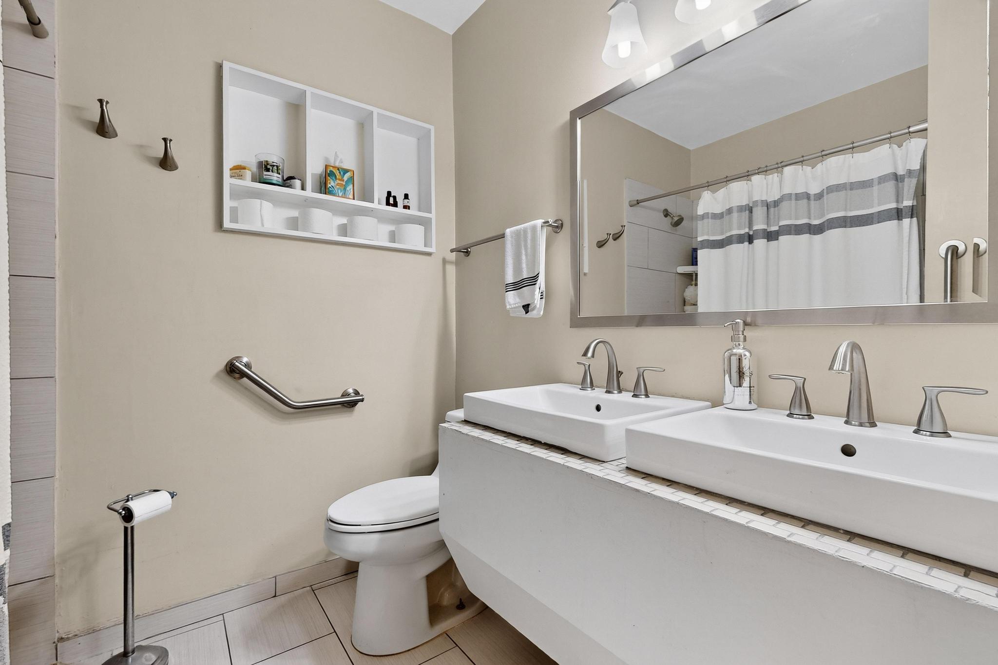 2645 Truman Street NE