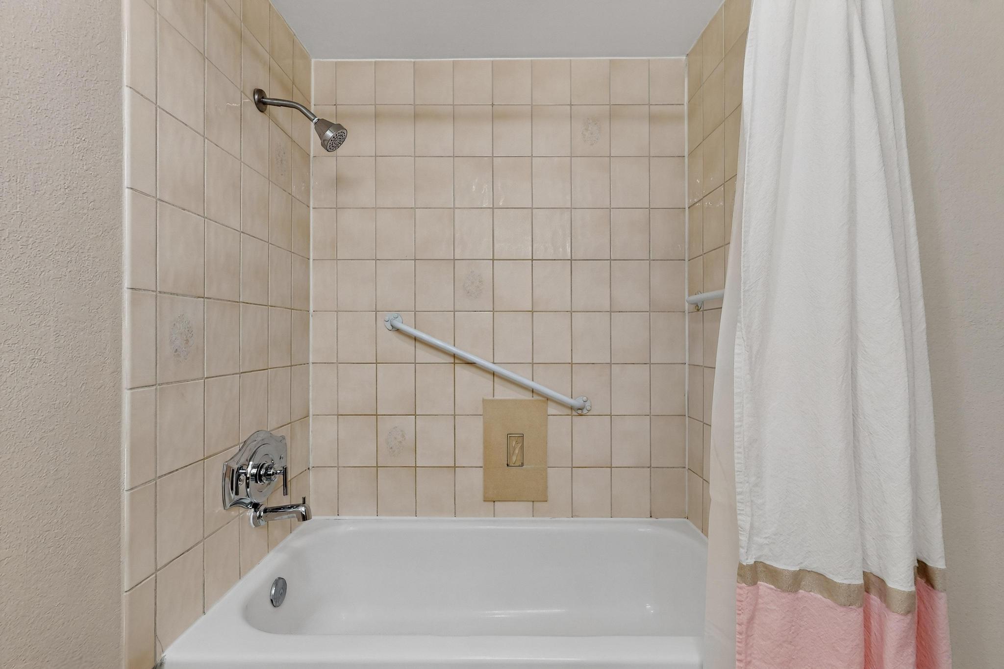 2645 Truman Street NE