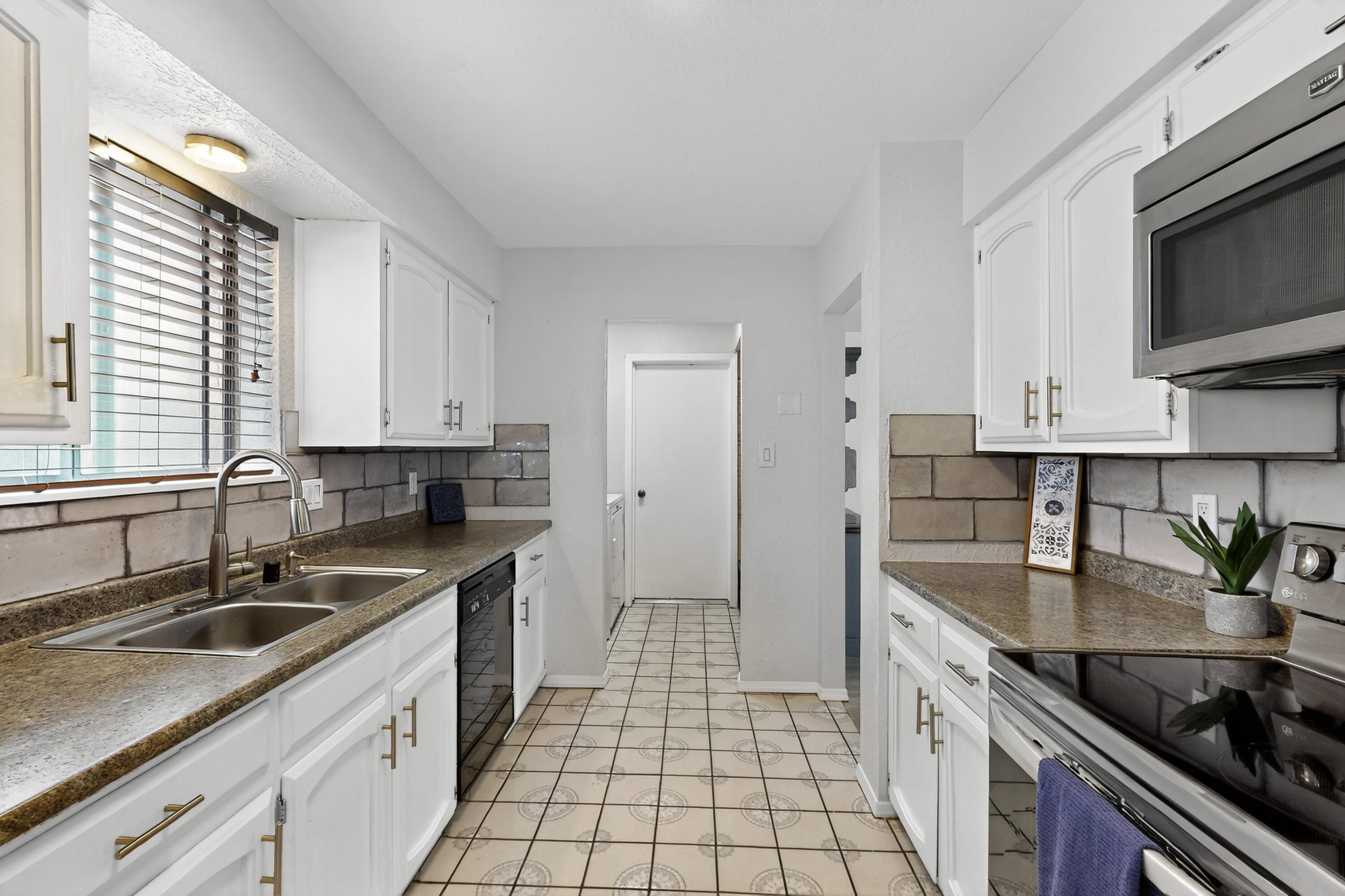 4608 GREENE Avenue NW