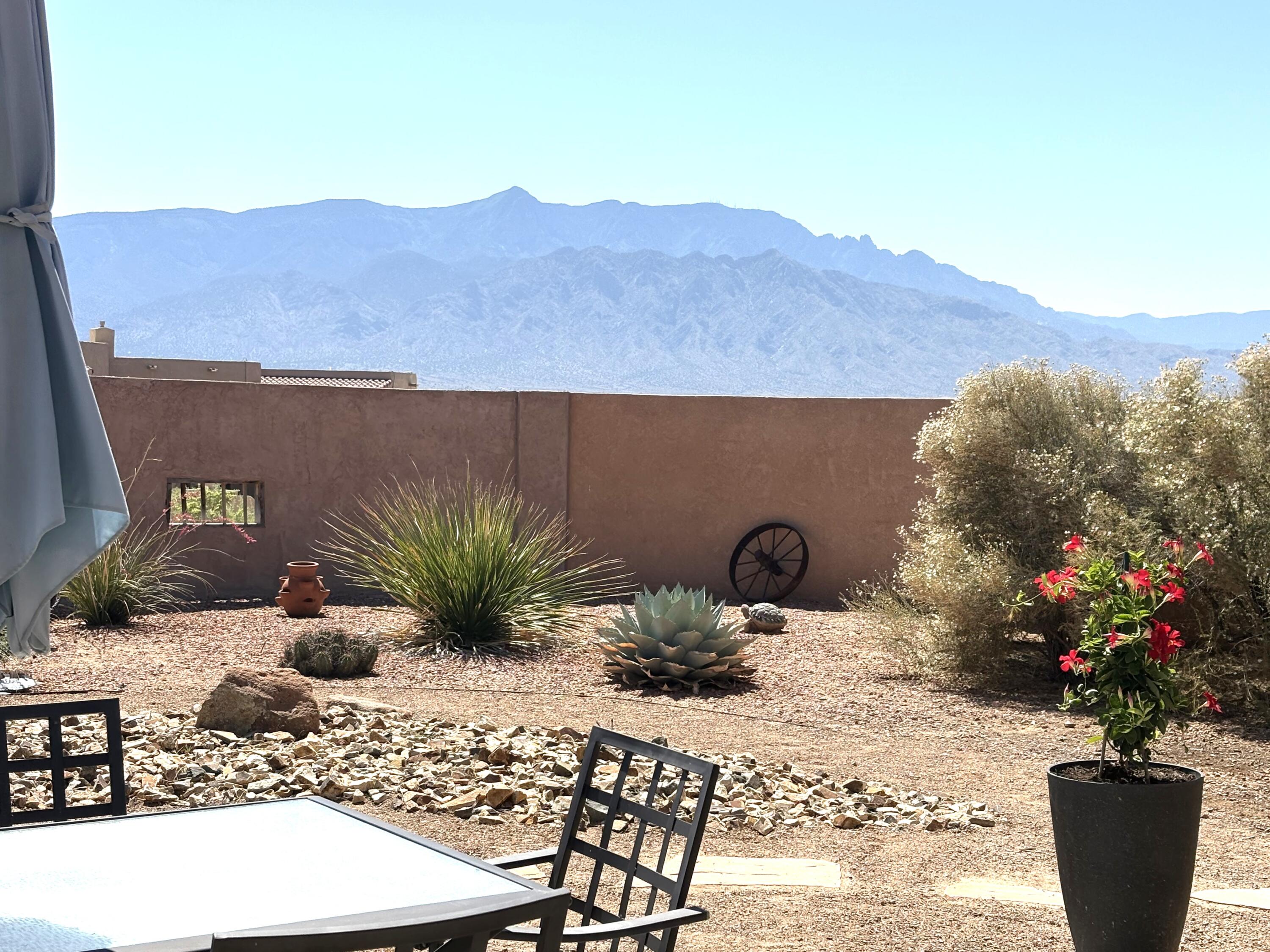 2504 CAMPECHE Road NE