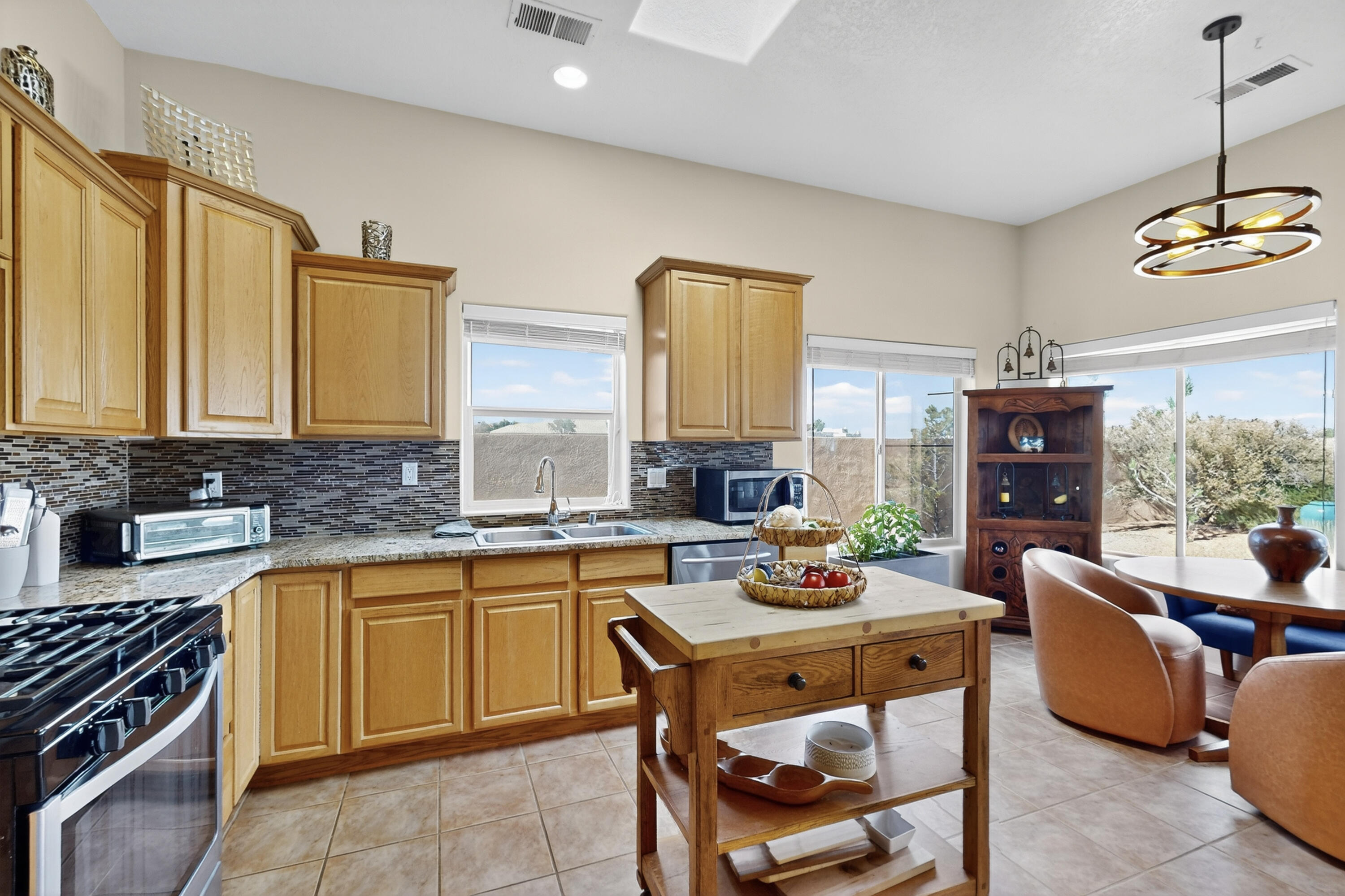 2504 CAMPECHE Road NE