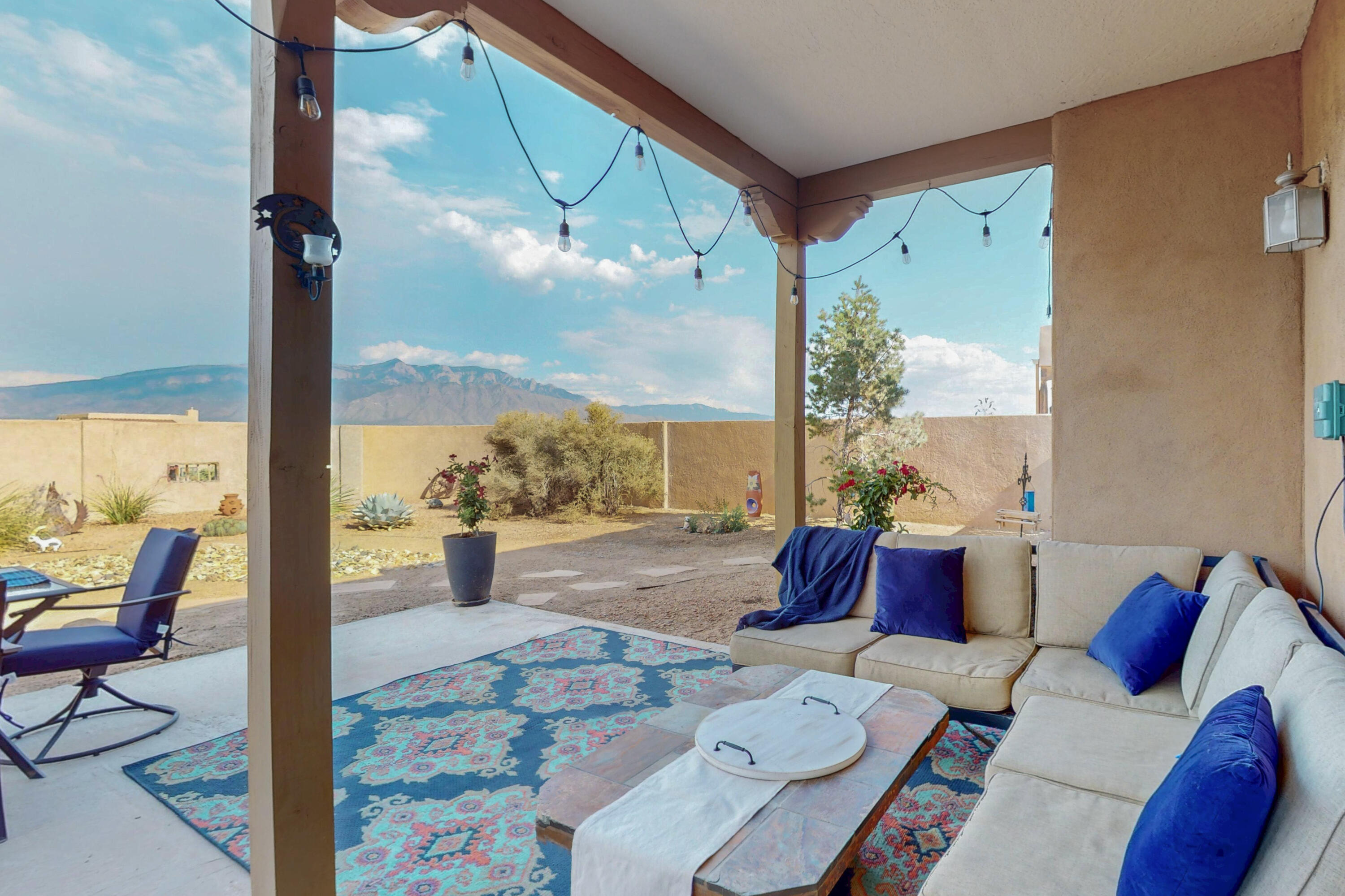 2504 CAMPECHE Road NE