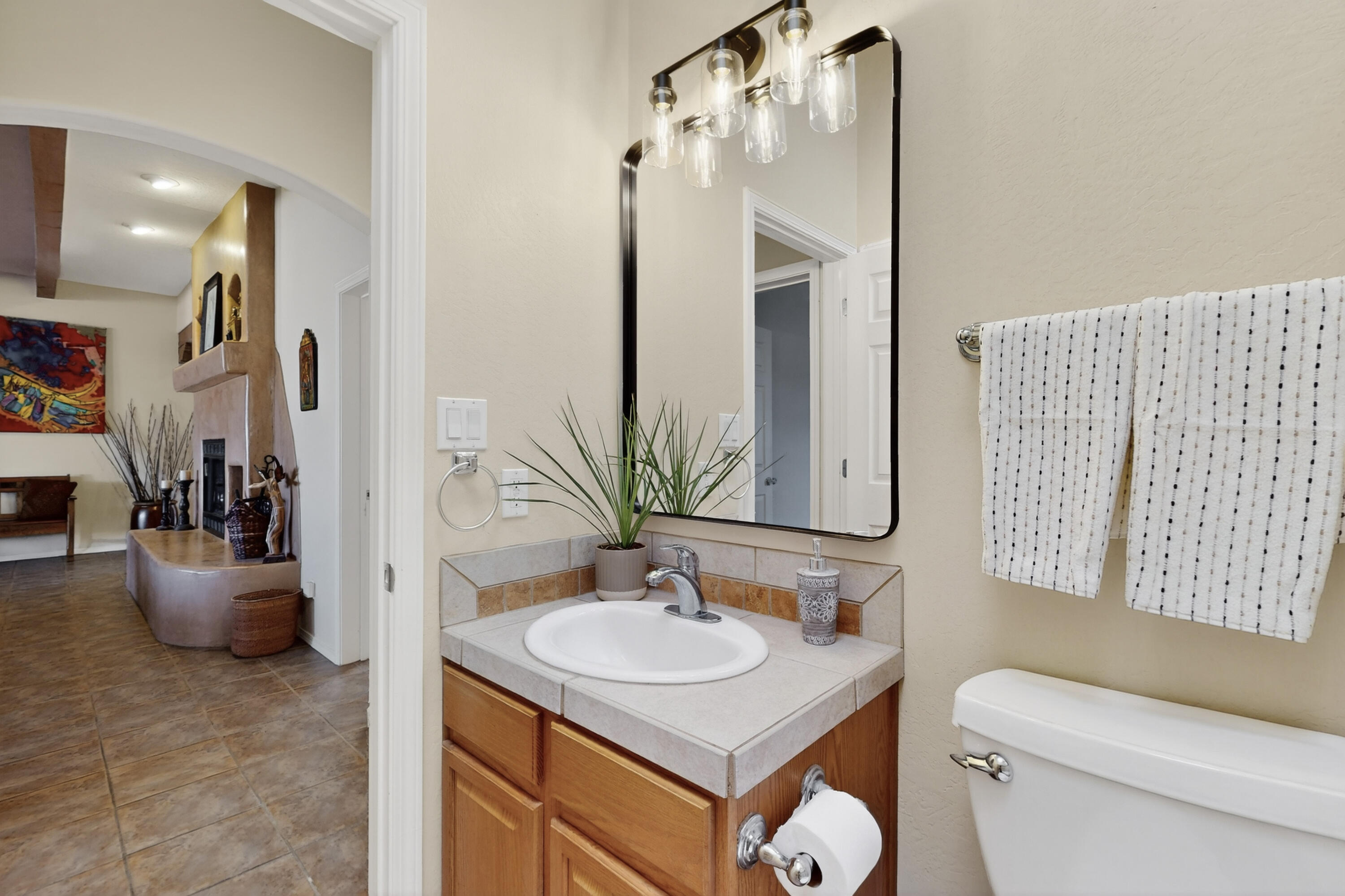 2504 CAMPECHE Road NE