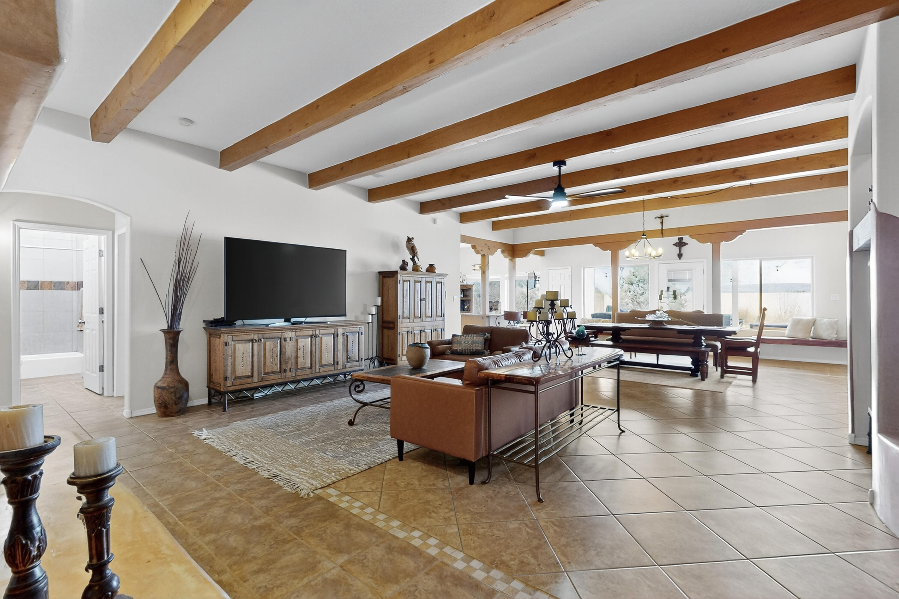 2504 CAMPECHE Road NE