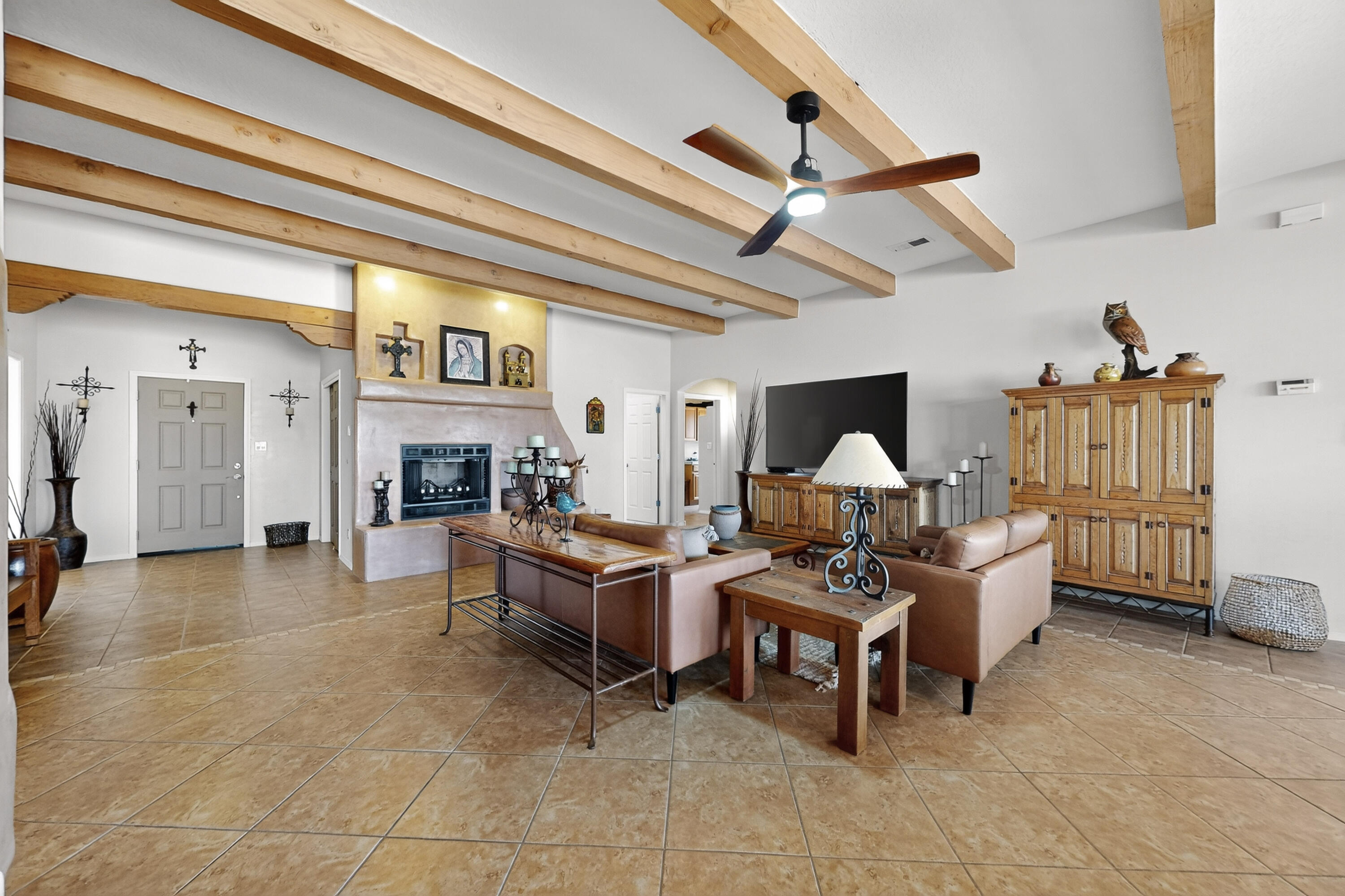 2504 CAMPECHE Road NE