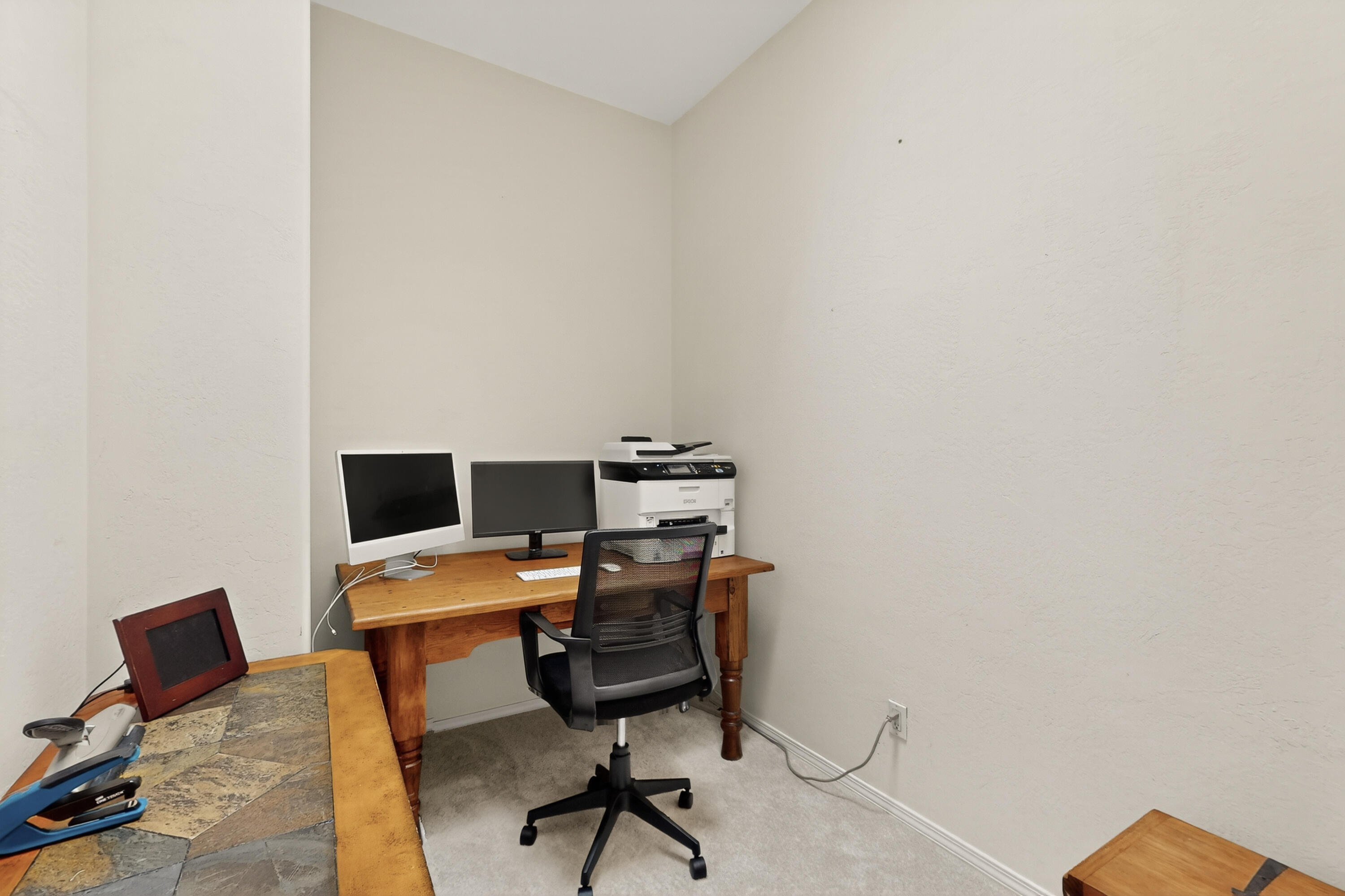 2504 CAMPECHE Road NE