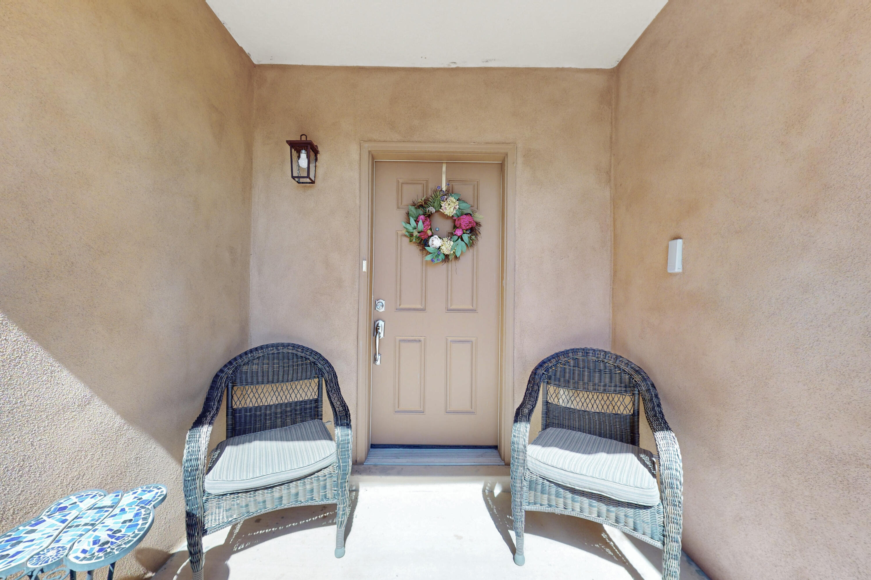 2504 CAMPECHE Road NE